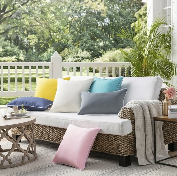 The outdoor waterproof decorative throw pillows