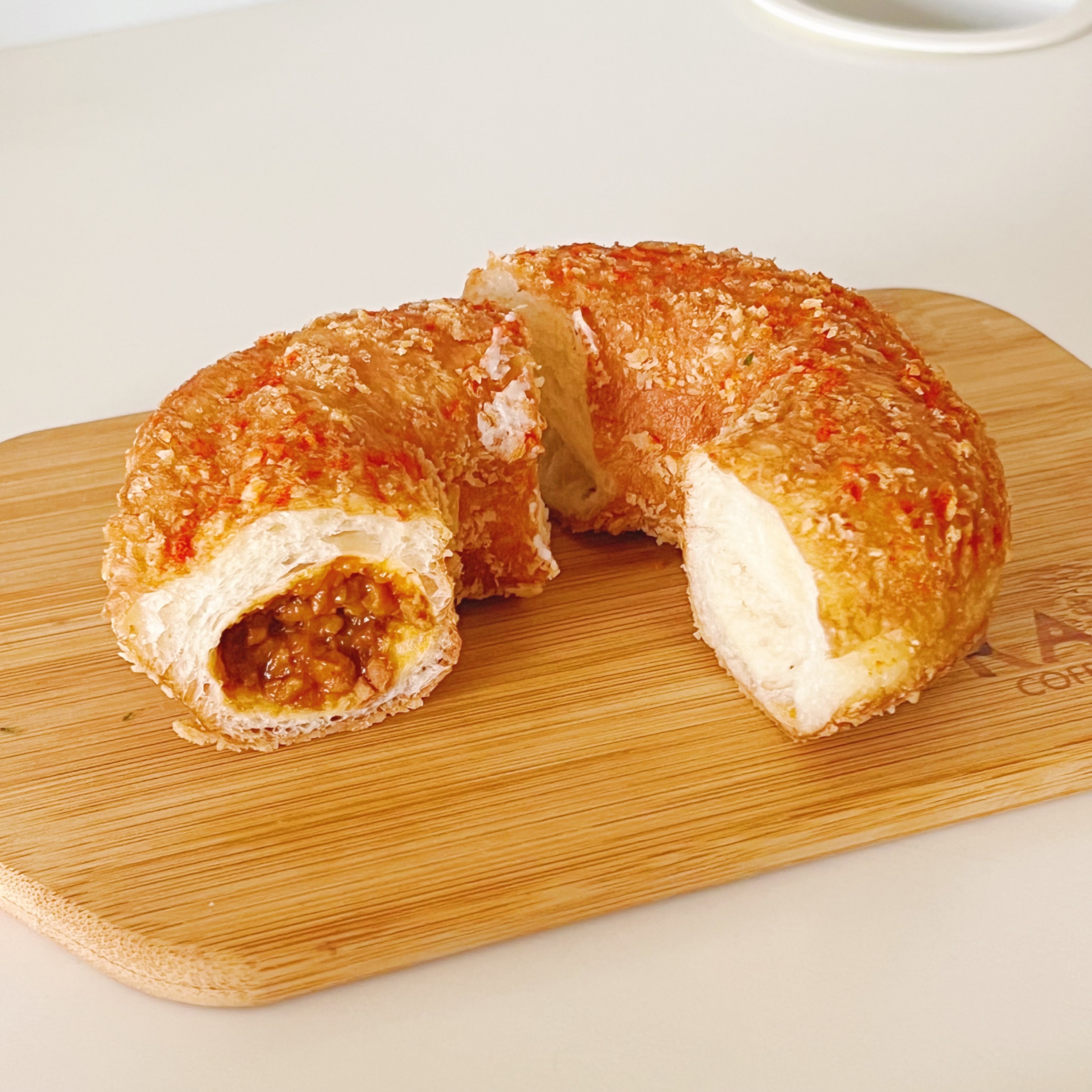 ミスタードーナツのおすすめのドーナツ「ザクもっちリング スパイシーミート＆ポテト」