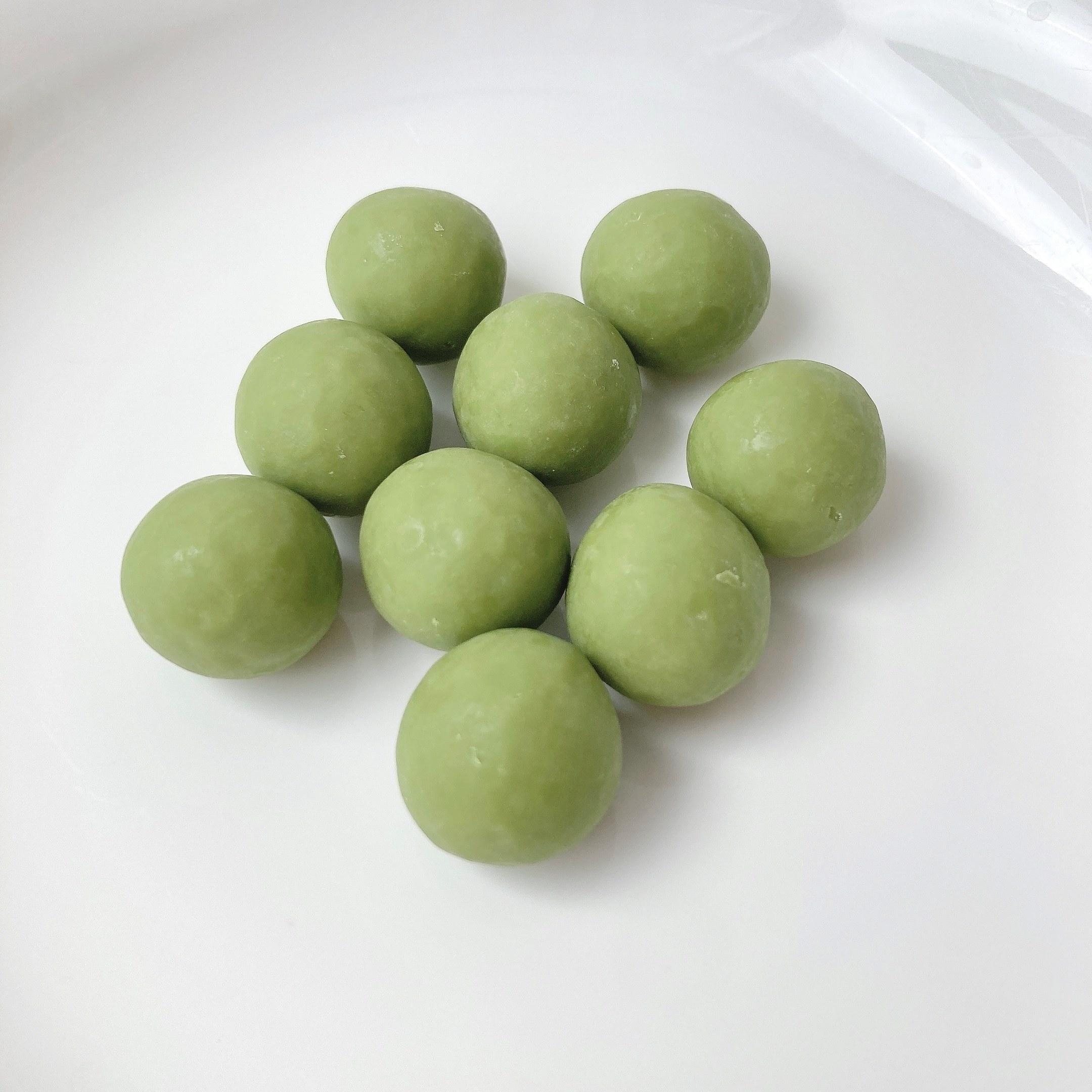 セブン-イレブンのオススメのスイーツ「7P 黒糖もち入り 宇治抹茶チョコ」