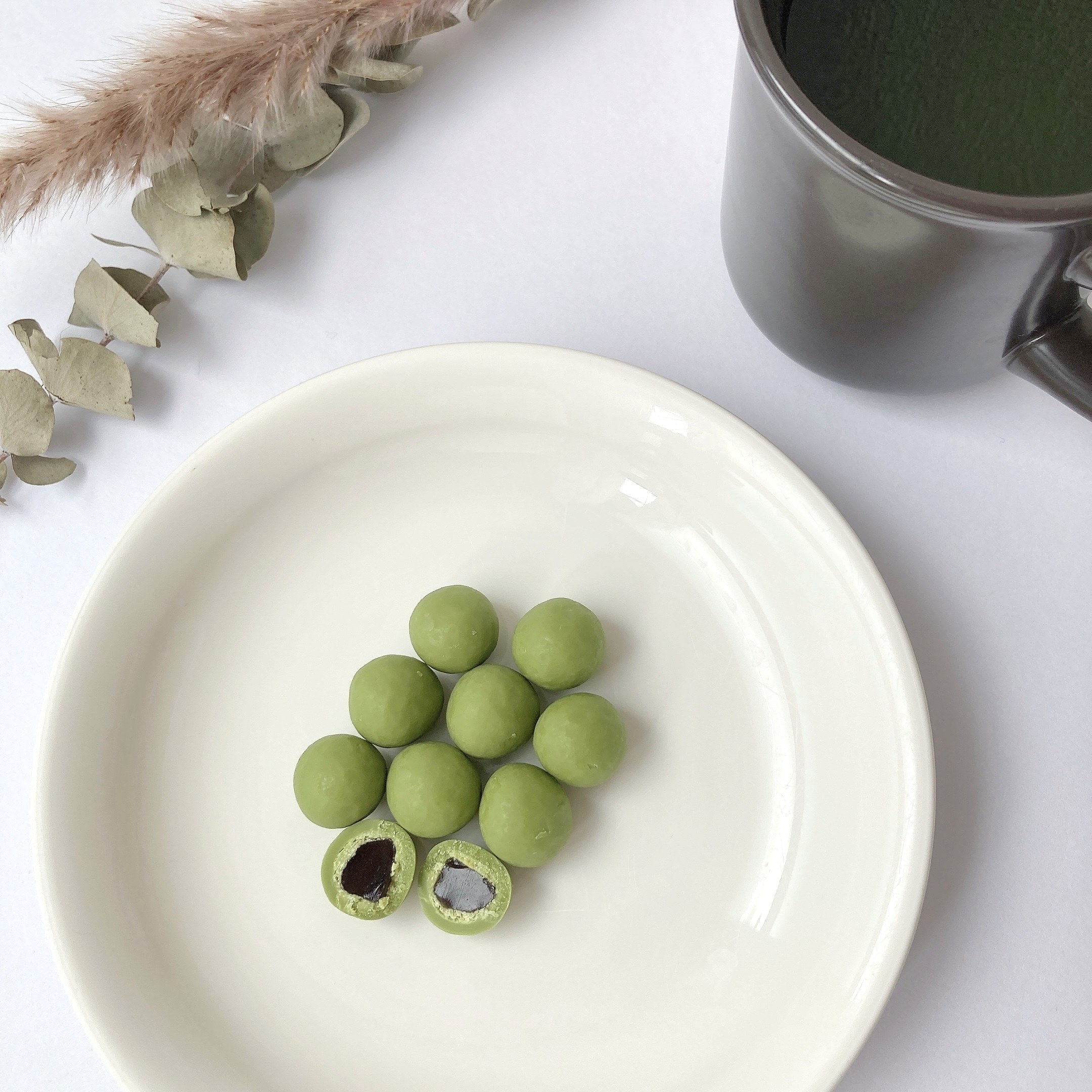 セブン-イレブンのオススメのスイーツ「7P 黒糖もち入り 宇治抹茶チョコ」