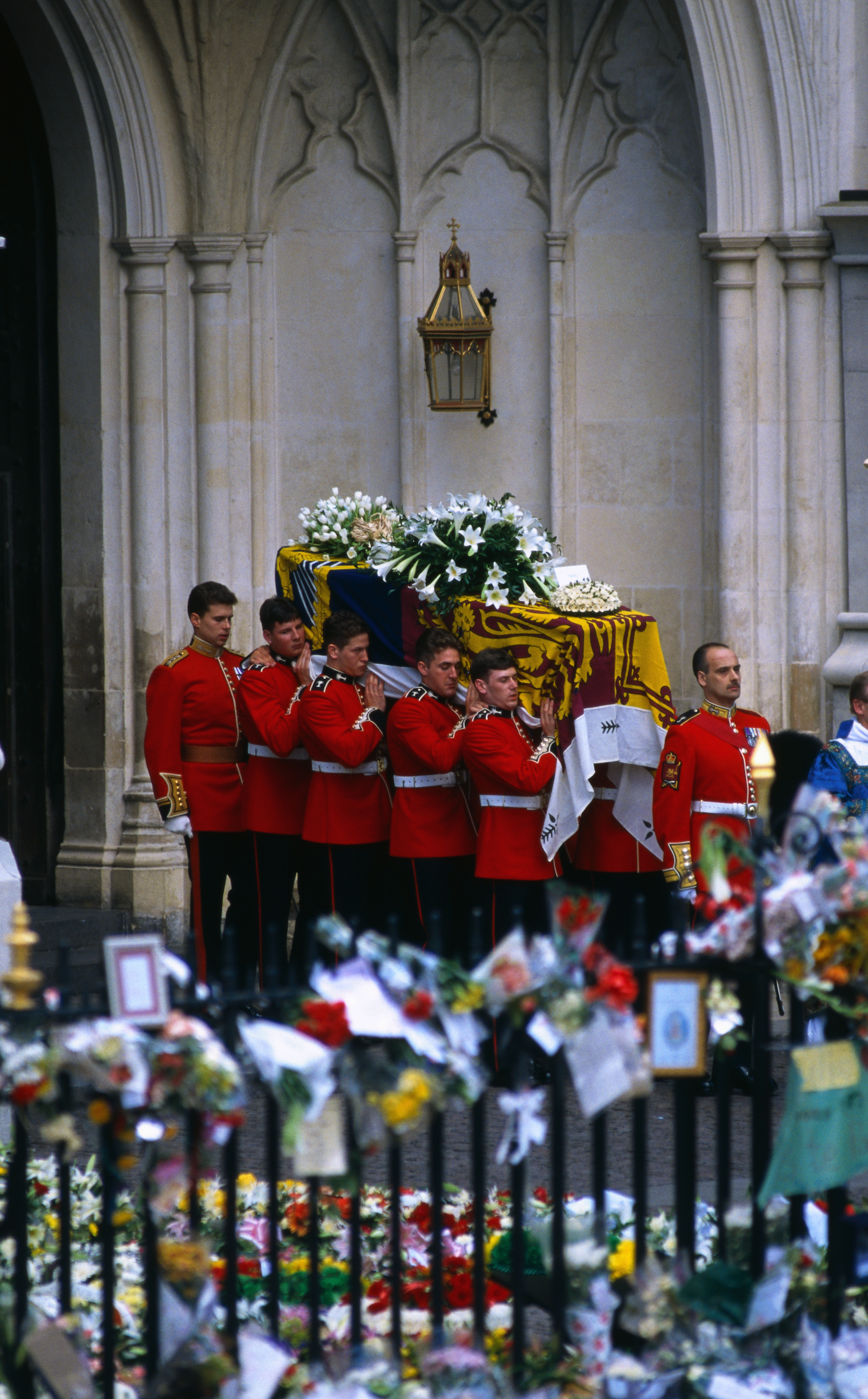 carrying princess diana&#x27;s casket