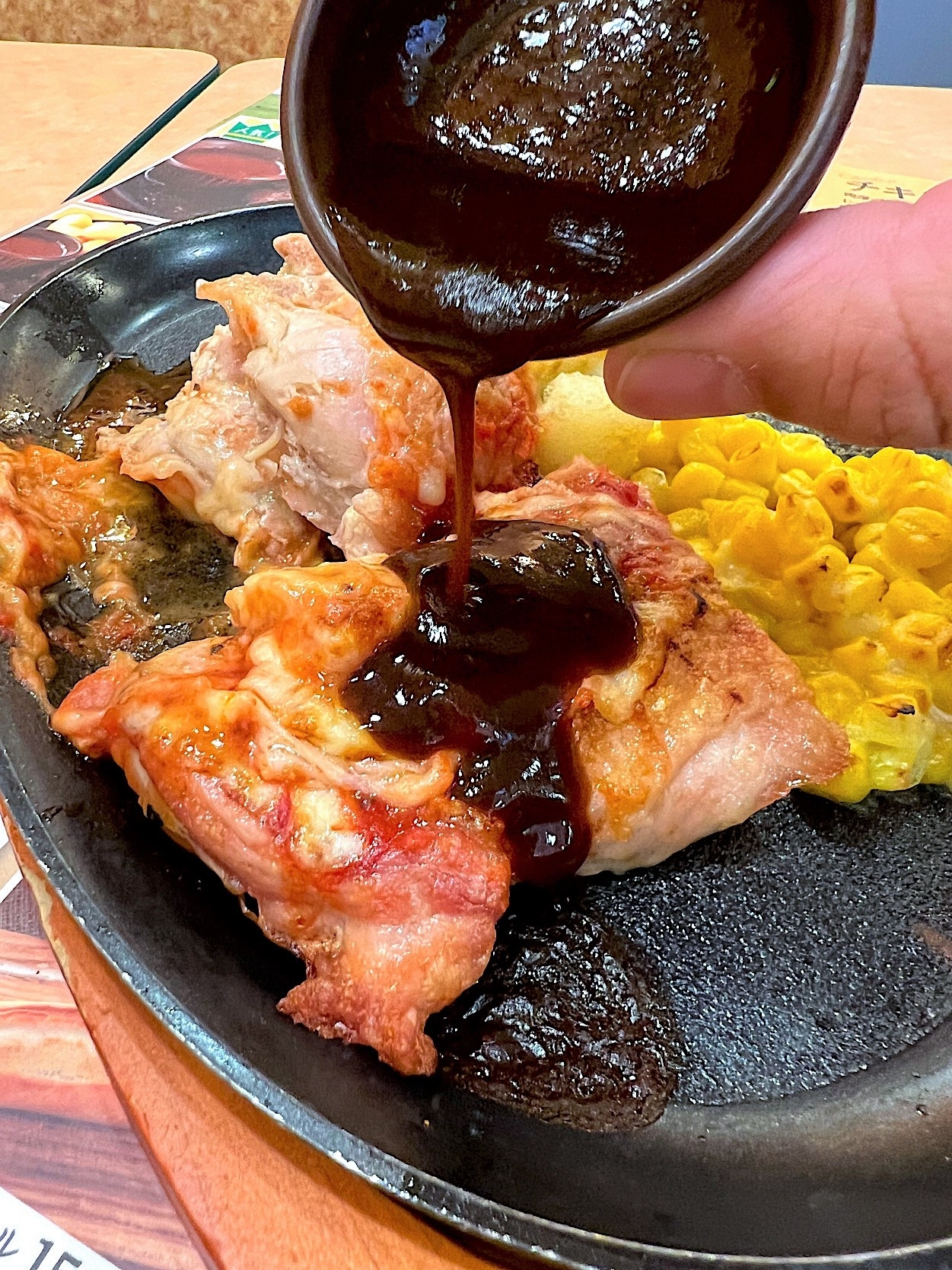 サイゼリヤのおすすめフード「柔らかチキンのチーズ焼き」