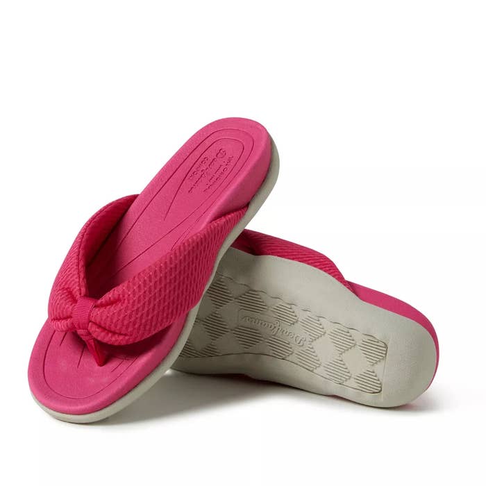 the pink flip flops