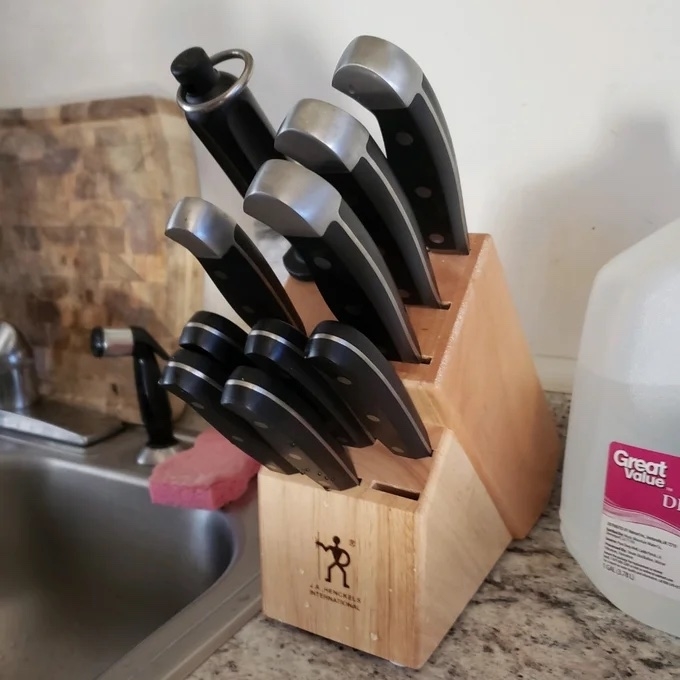 Reviewer image of the knife block in their kitchen