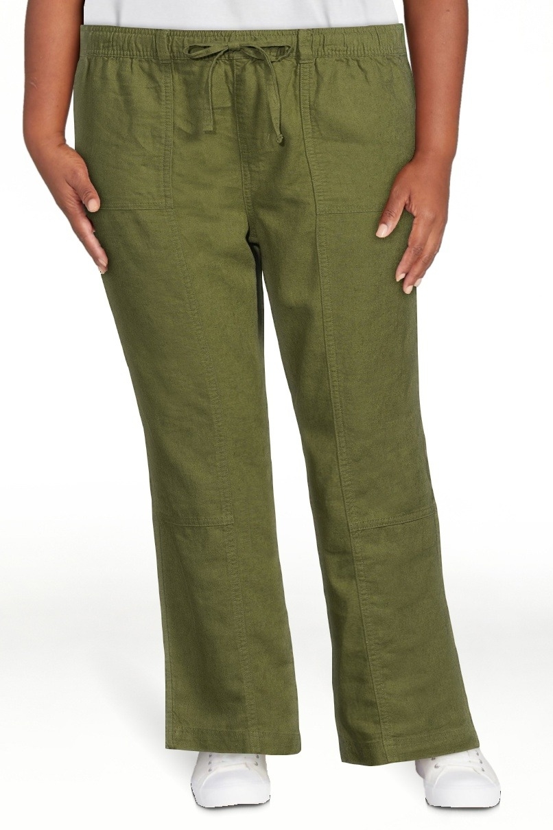 model wearing the dark green pants
