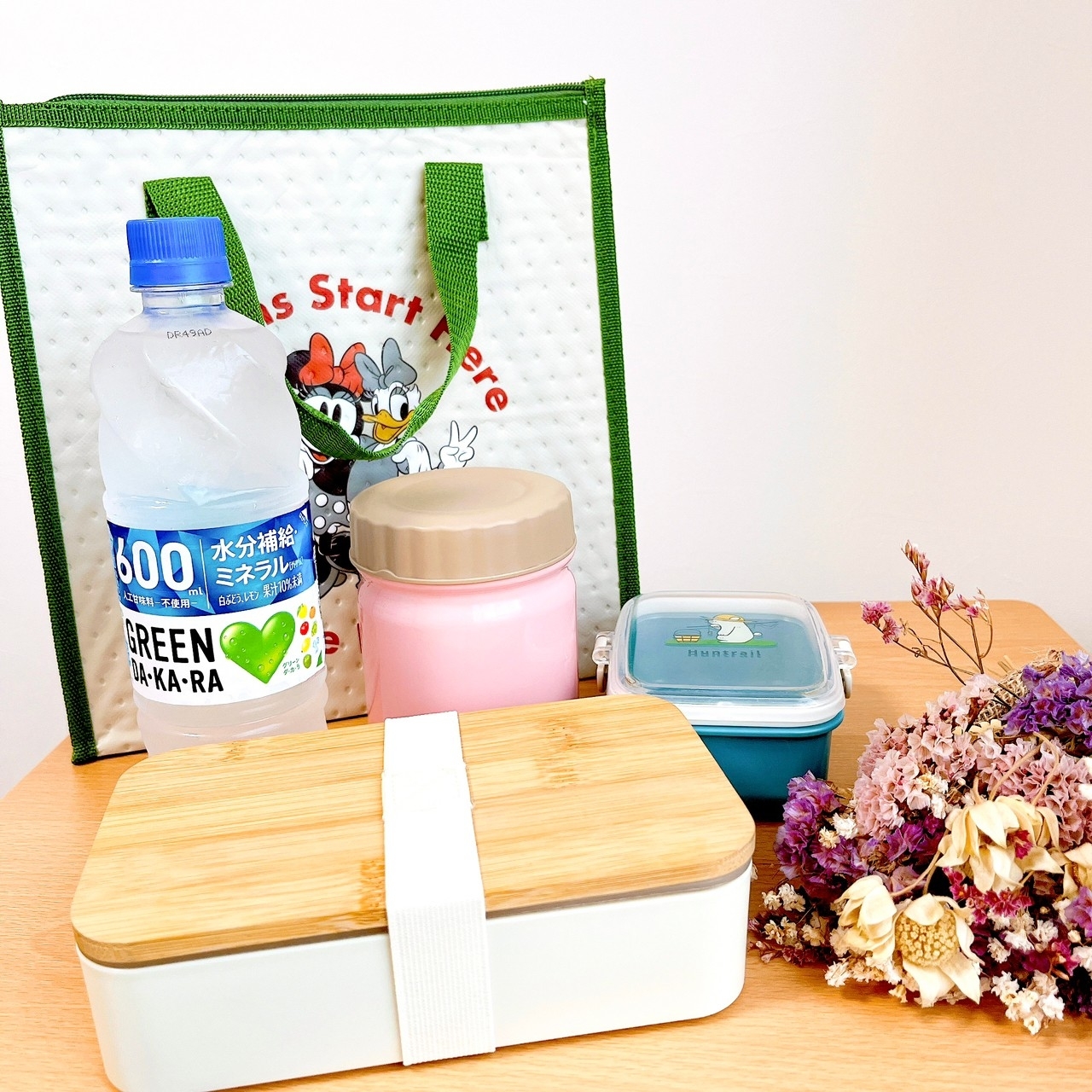 Can★Do(キャンドゥ)のおすすめの保冷バッグ「ディズニー/不織布保冷バッグ ミッキー&フレンズA」