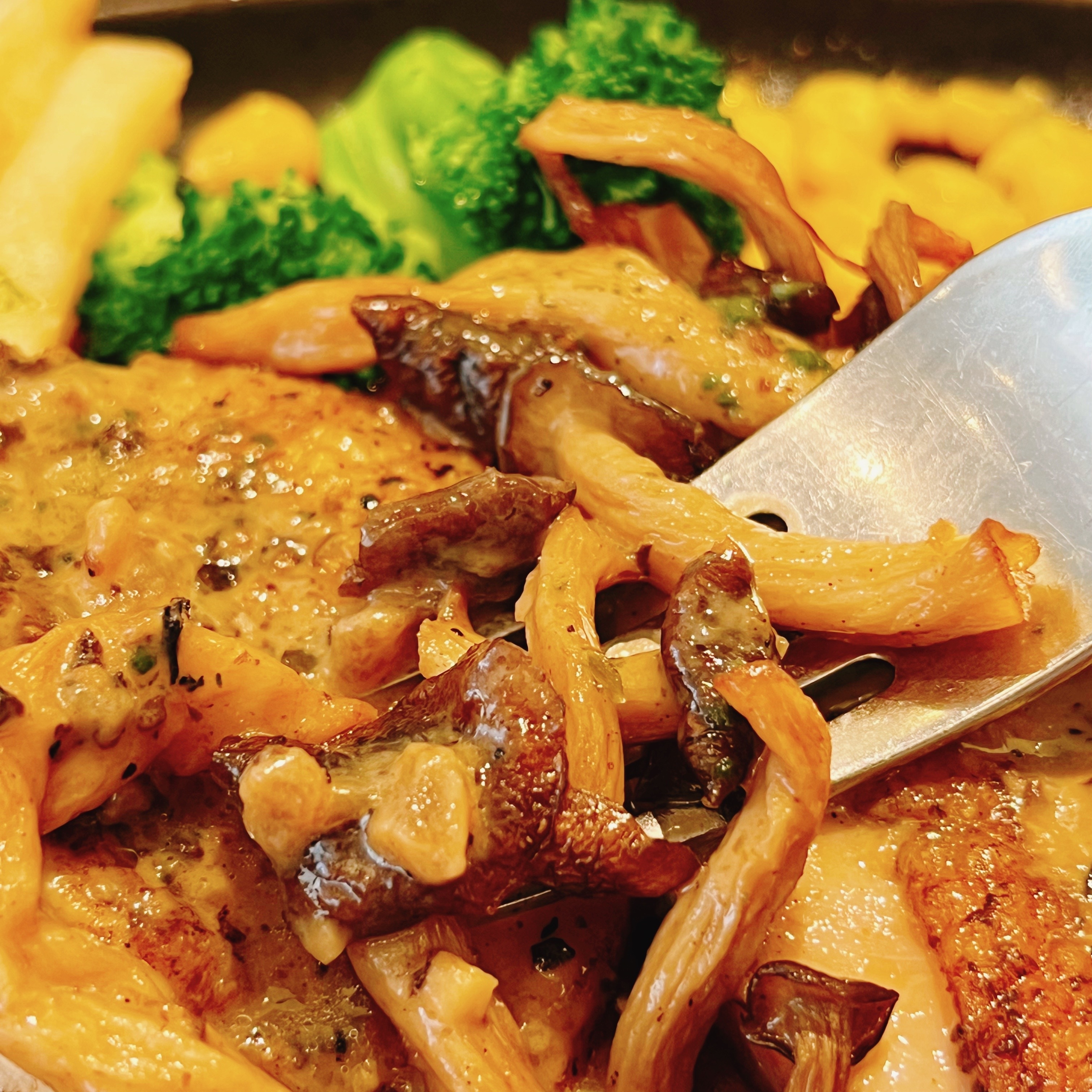 RoyalHost(ロイヤルホスト)のおすすめランチ「チキングリルポルチーニクリームソースランチ(スープ・ライス付)」