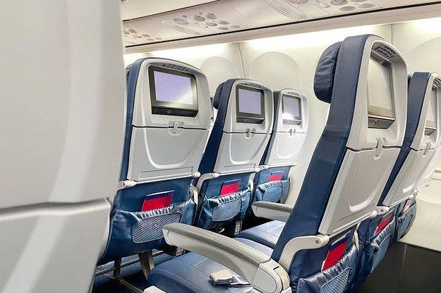 Double-Decker Airplane Seats Are Back with a New Design Prototype -  Thrillist