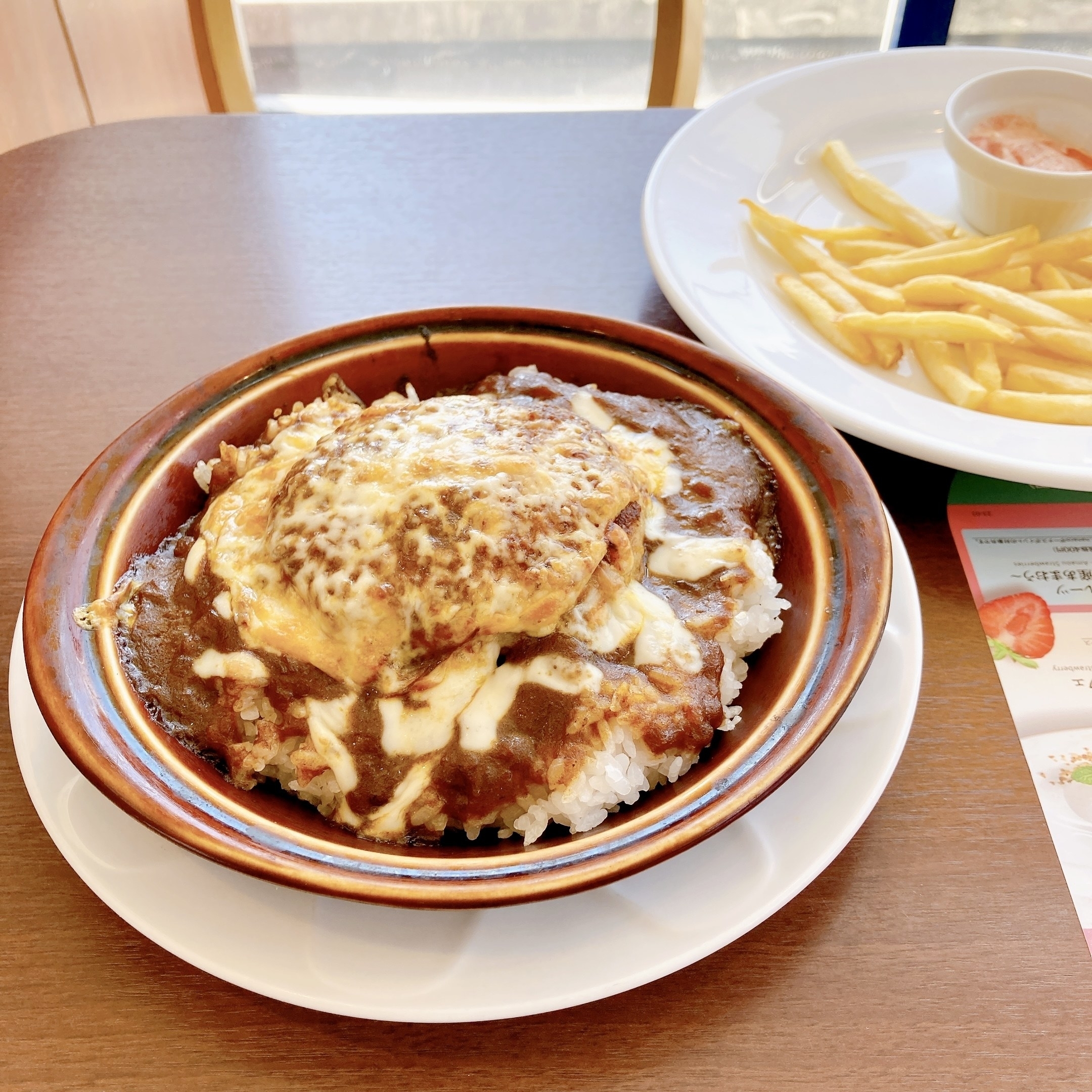デニーズのおすすめランチ「昼デニセット（ハンバーグカレードリア・たらマヨポテト）」