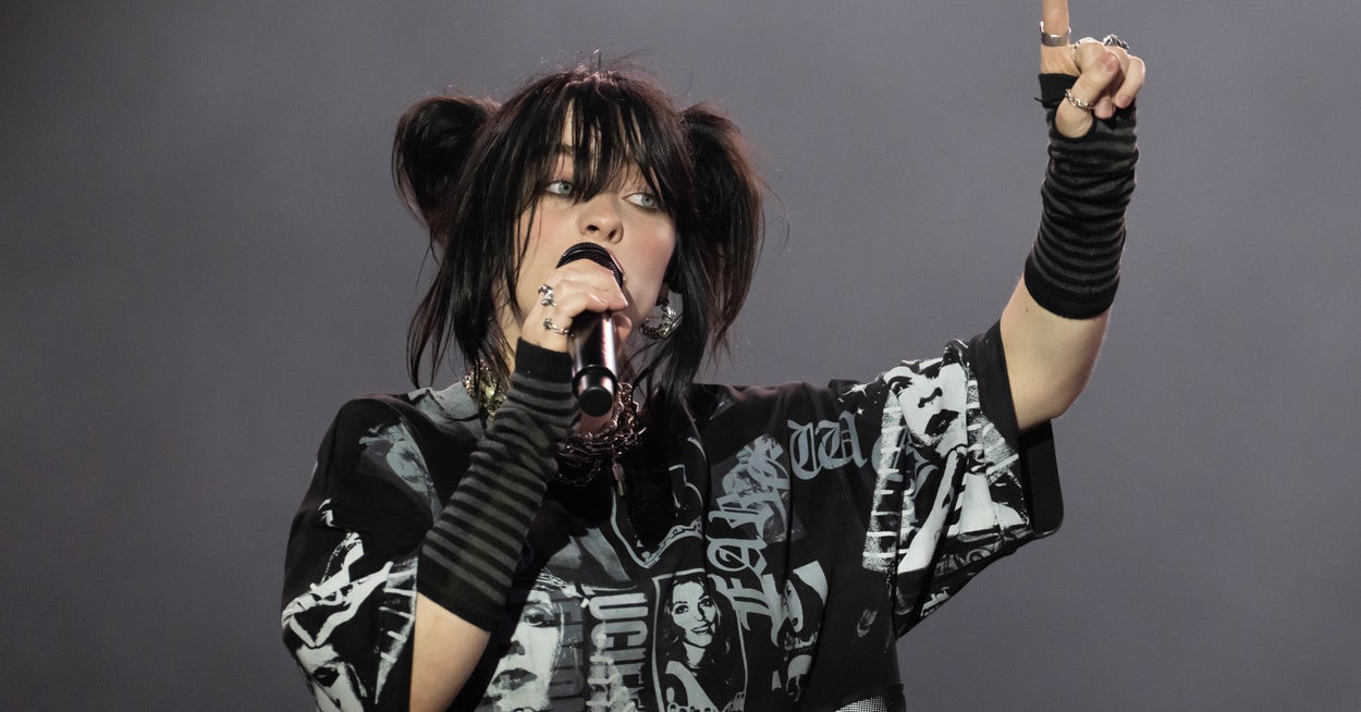 Billie Eilish Commented On The “Dangerous” Trend Of Fans Throwing Things At Celebrities