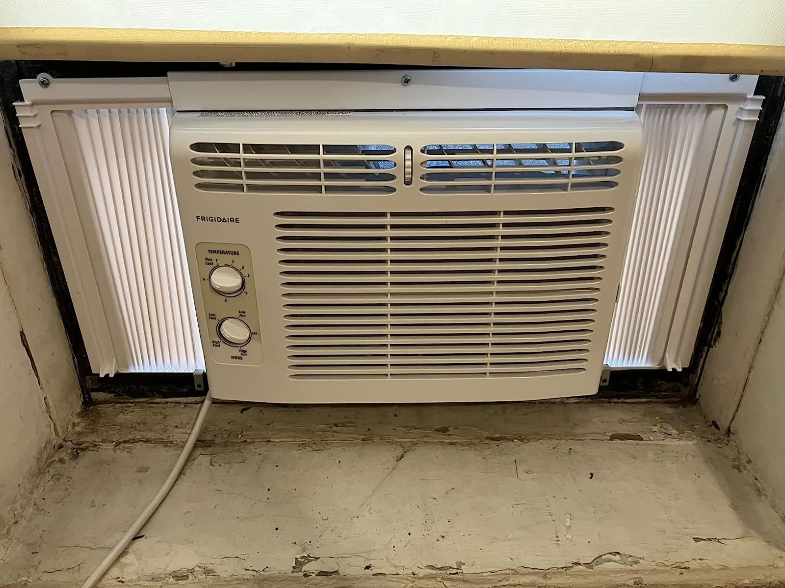 Window ac unit for 900 new arrivals sq ft