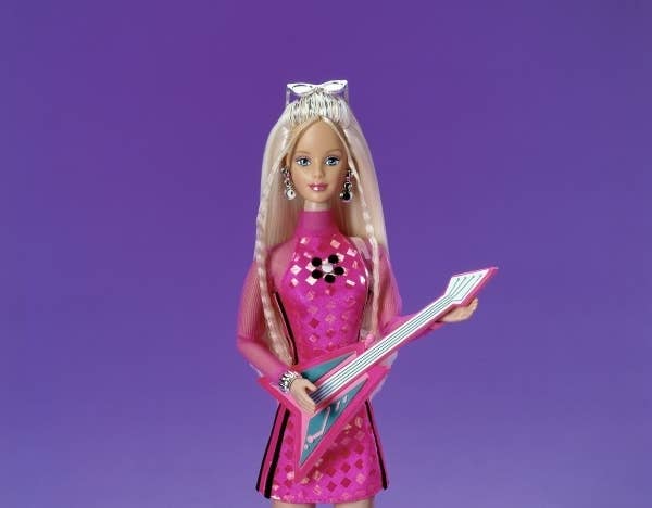 Singer Barbie (1998)