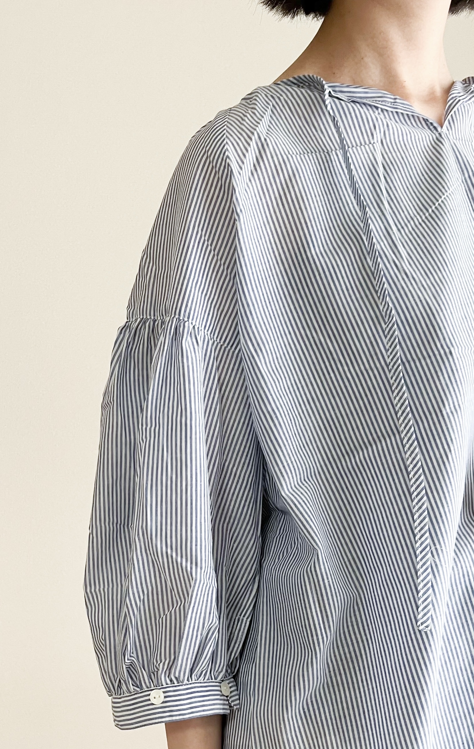 グローバルワークのオススメのファッション「お手入れらくらく袖ボリューム6分袖」