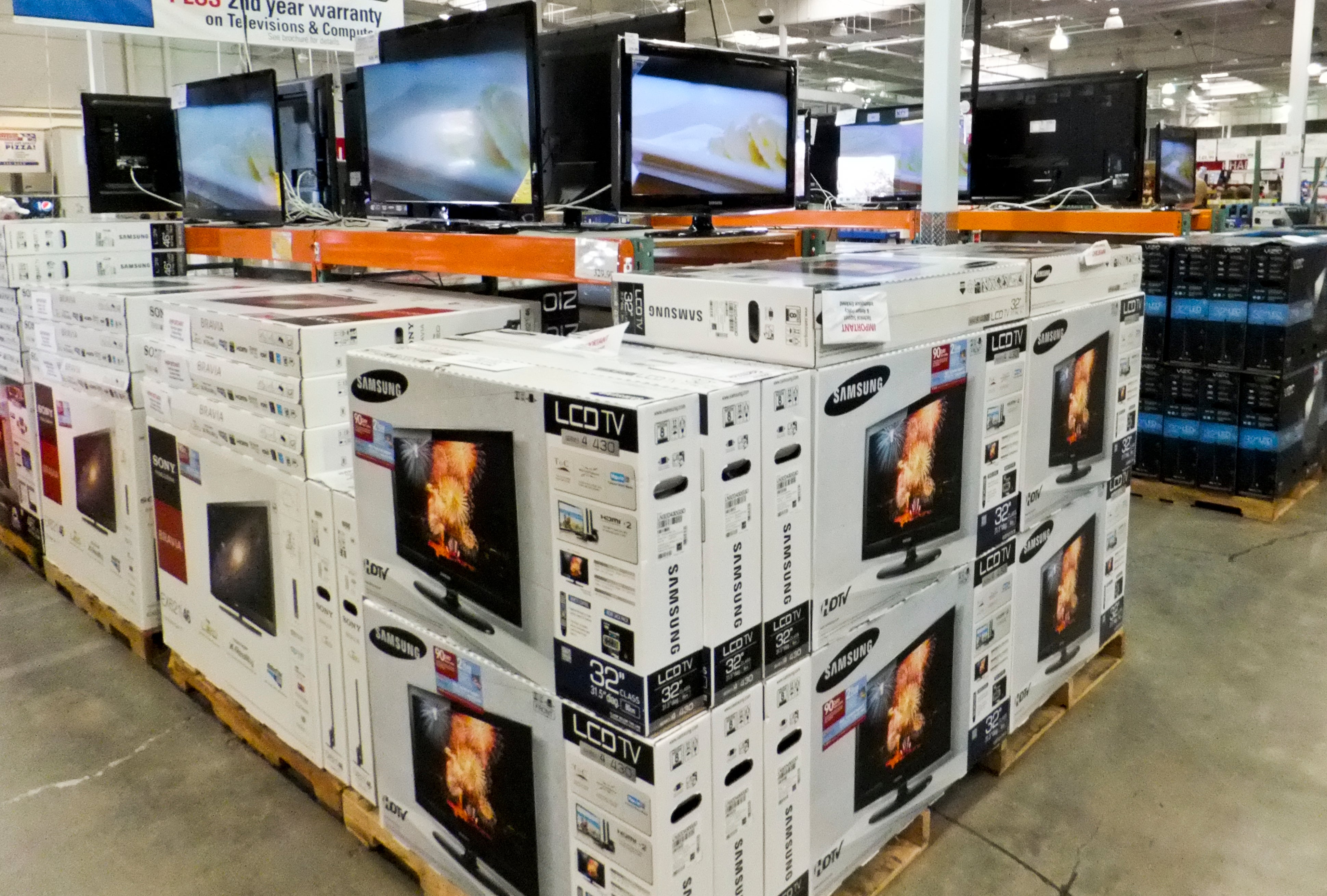 boxes of tv&#x27;s at a store