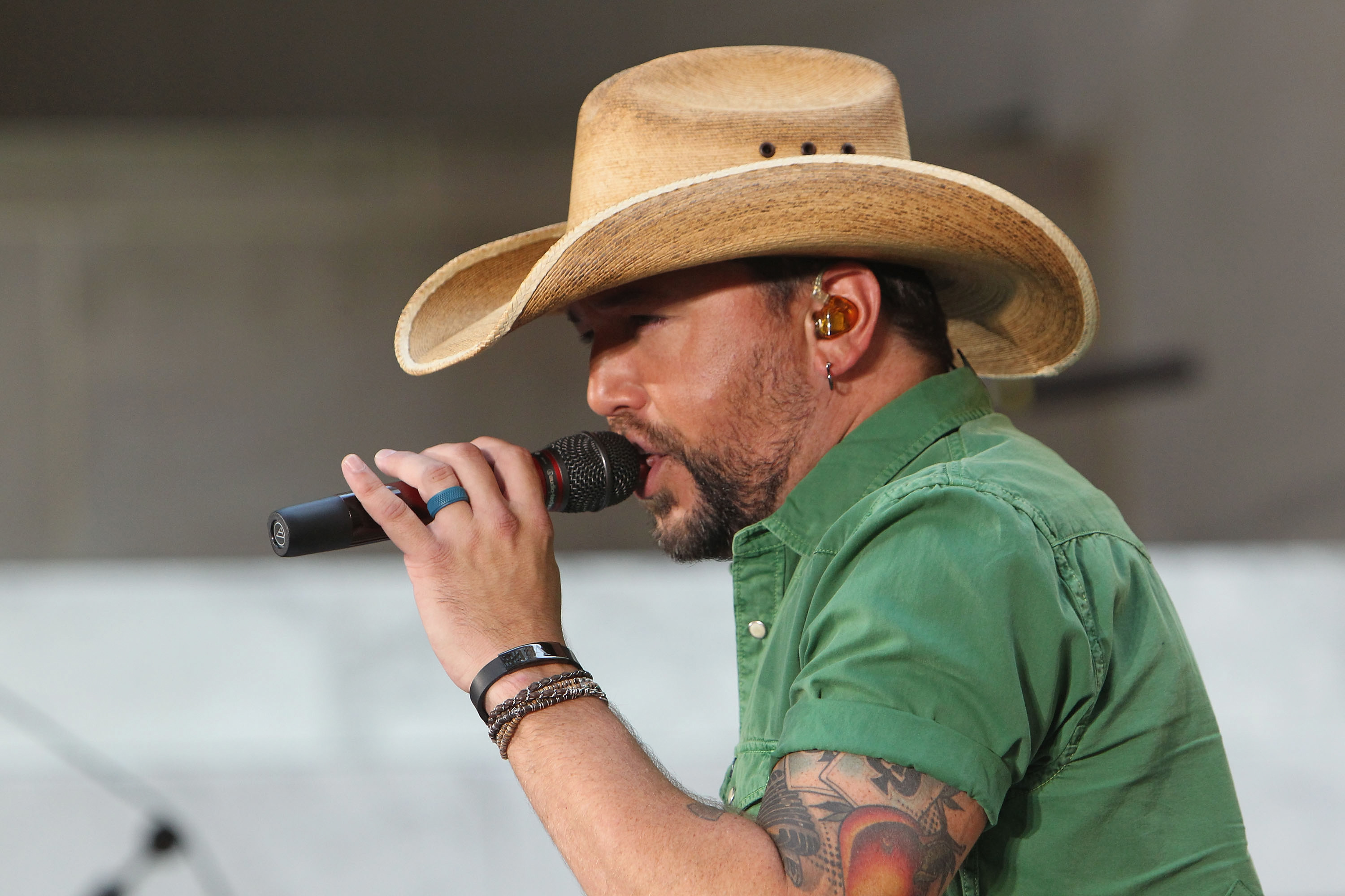 Closeup of Jason Aldean