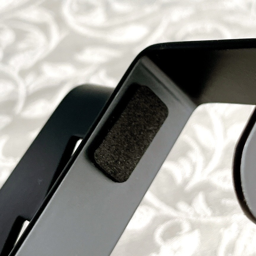 ダイソーのオススメのグッズ「折り畳み式ドアフック（ハンガー掛け）」