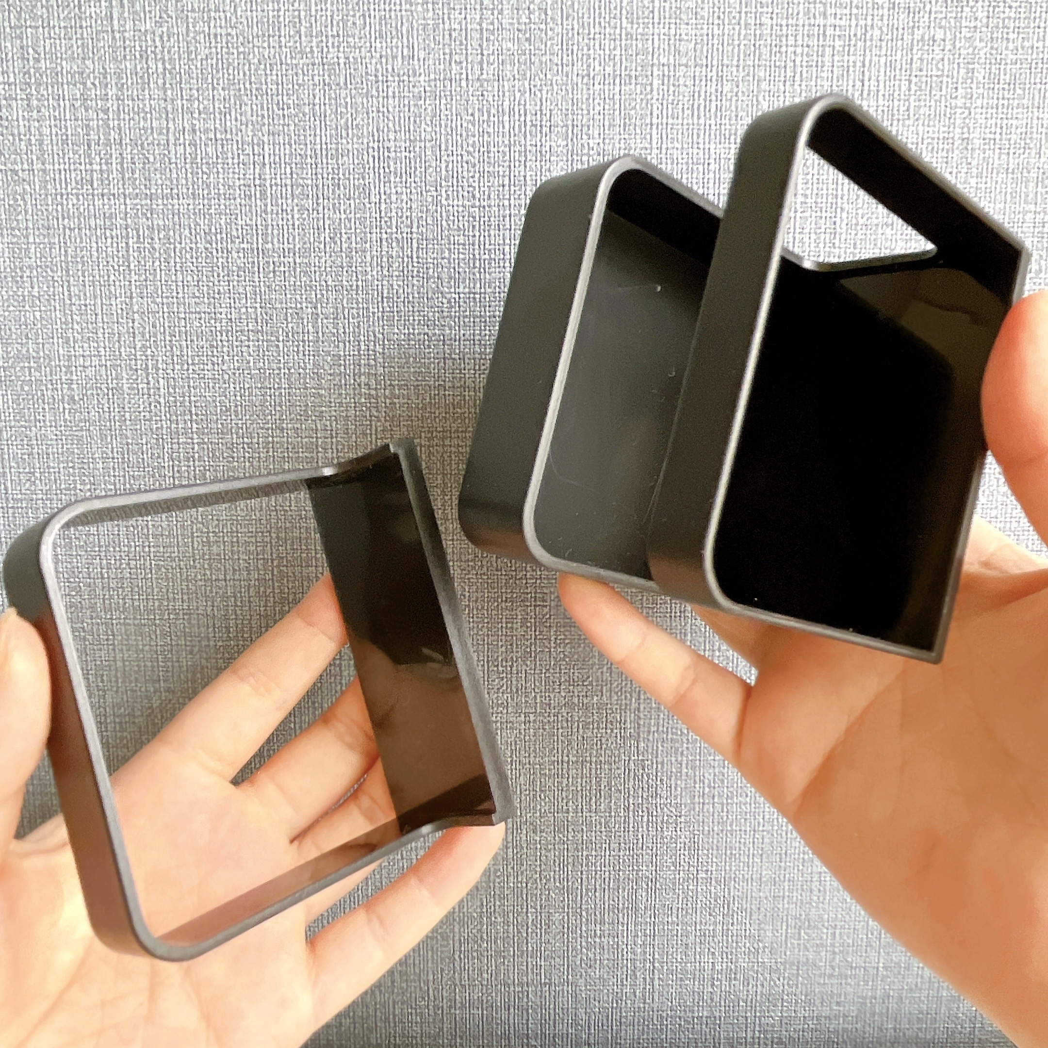 ダイソーのオススメのグッズ「傘たて（マグネットタイプ、黒）」