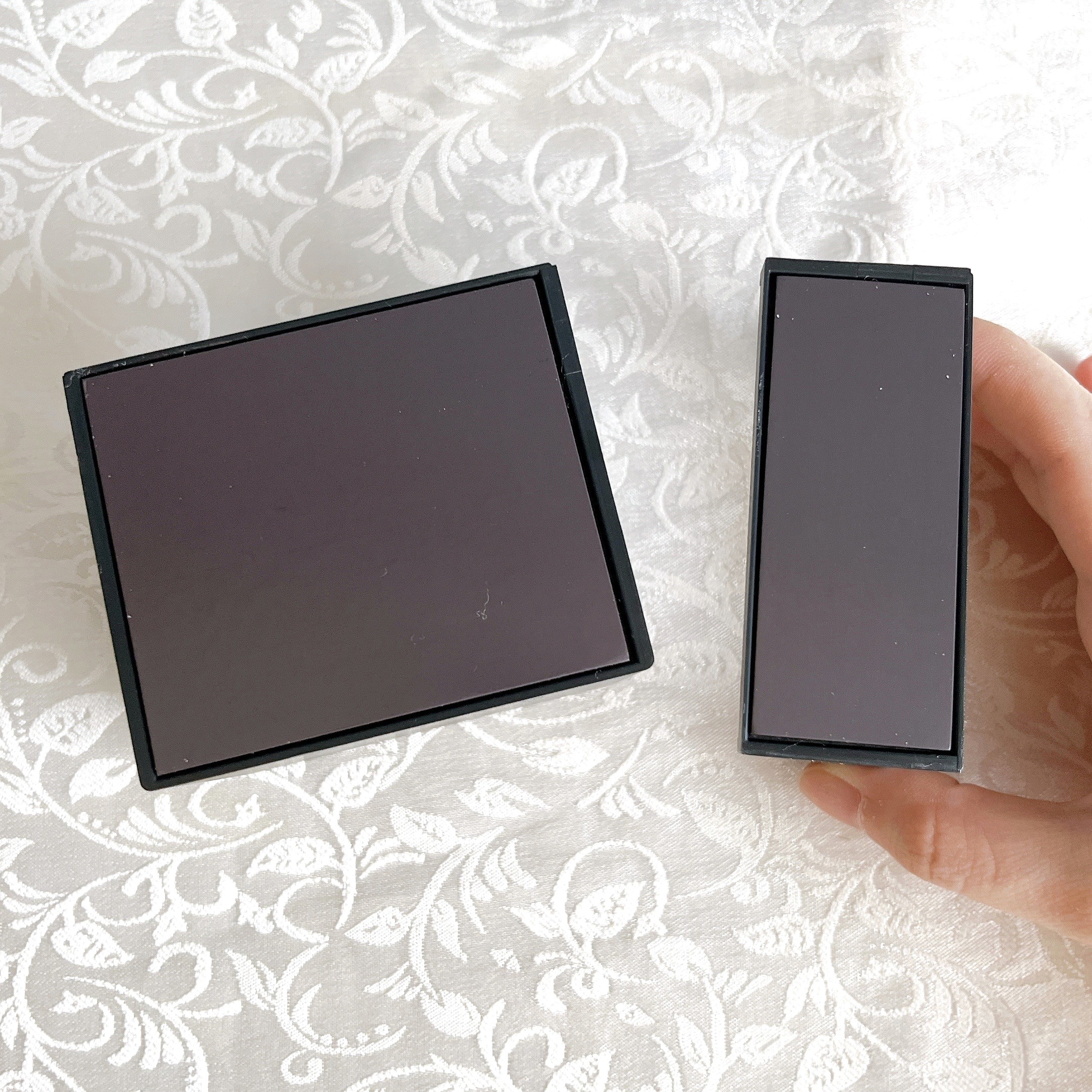 ダイソーのオススメのグッズ「傘たて（マグネットタイプ、黒）」