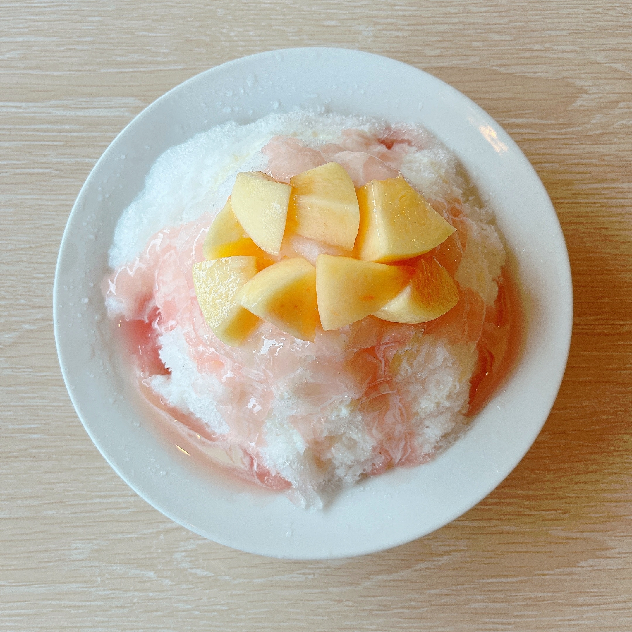 スイーツです。 デニーズ】いくらなんでも贅沢すぎるよ…！桃がゴロゴロ乗った