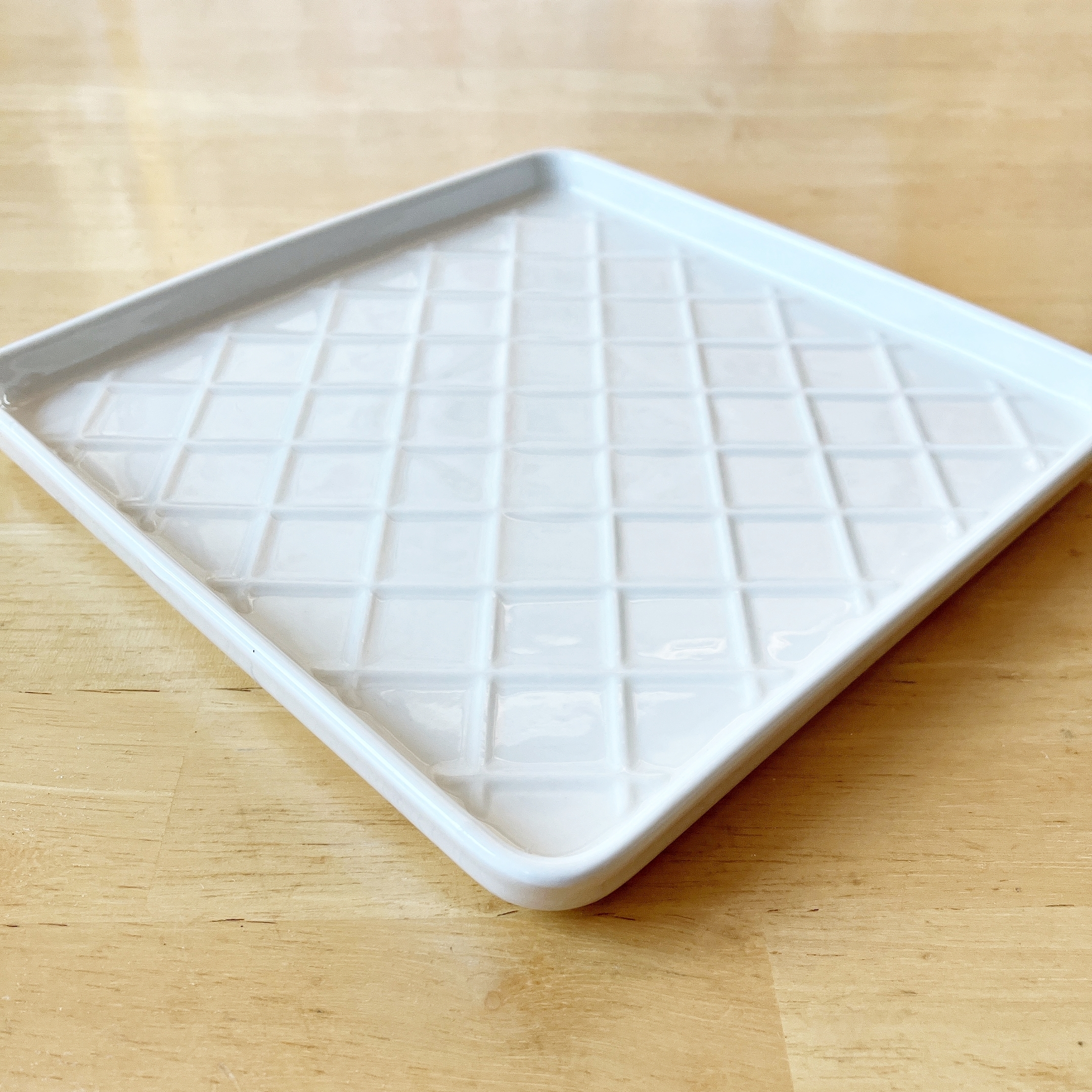 DAISO(ダイソー)のおすすめ食器「トーストプレート(アイボリー)」