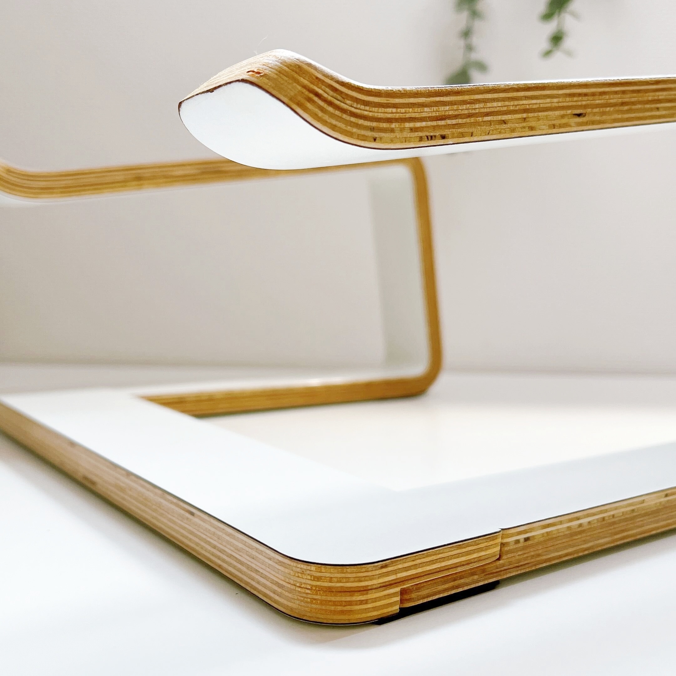 IKEA（イケア）のオススメのラップトップサポート「STENERIK ステネリック」