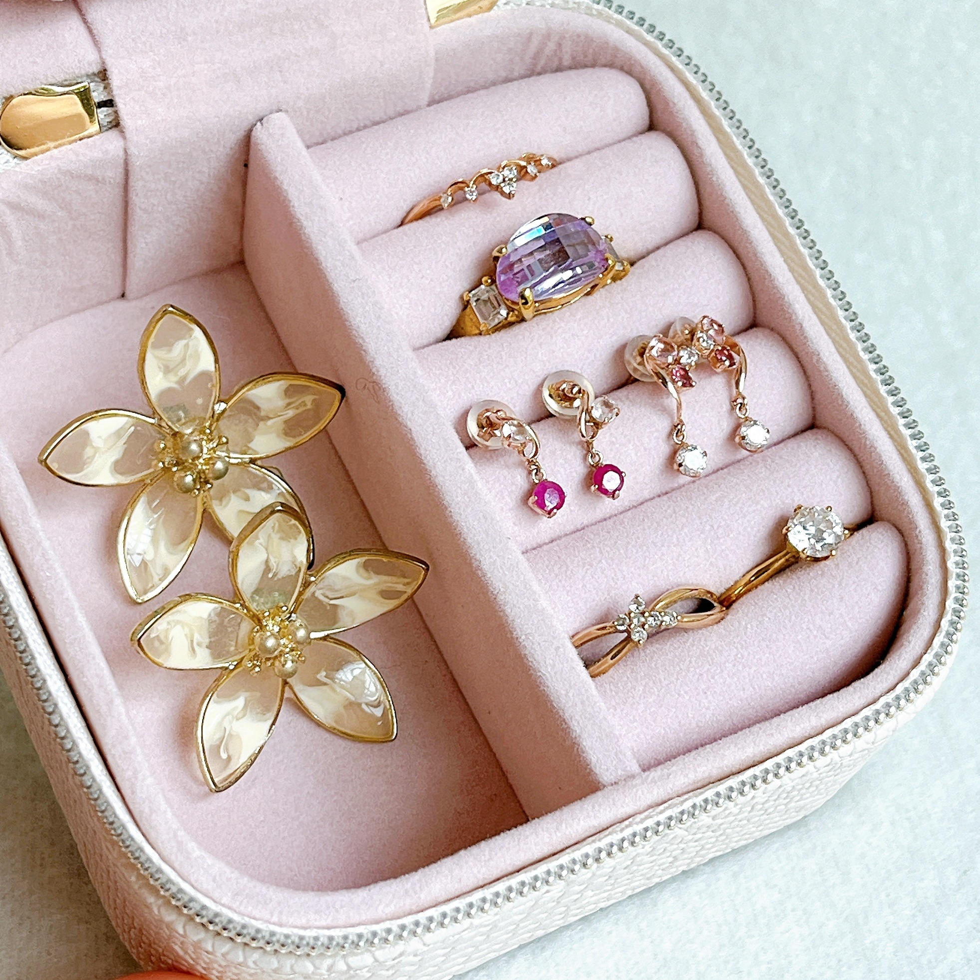 Francfranc（フランフラン）のおすすめアクセサリーボックス「フラビア トラベル ジュエリーボックス アイボリー」