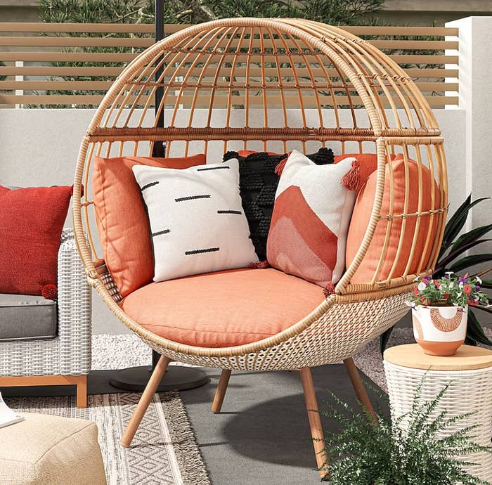 a round patio chair