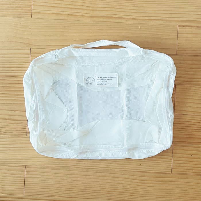 3COINSのおすすめの旅行アイテム「【JTB】衣類圧縮バッグ：大サイズ」