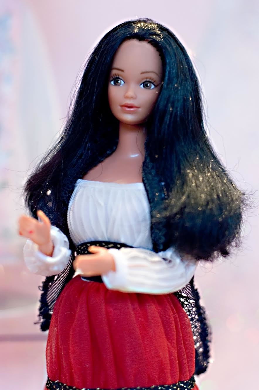 Black hair Hispanic Barbie 1980 Mattel female Barbie fashion doll
