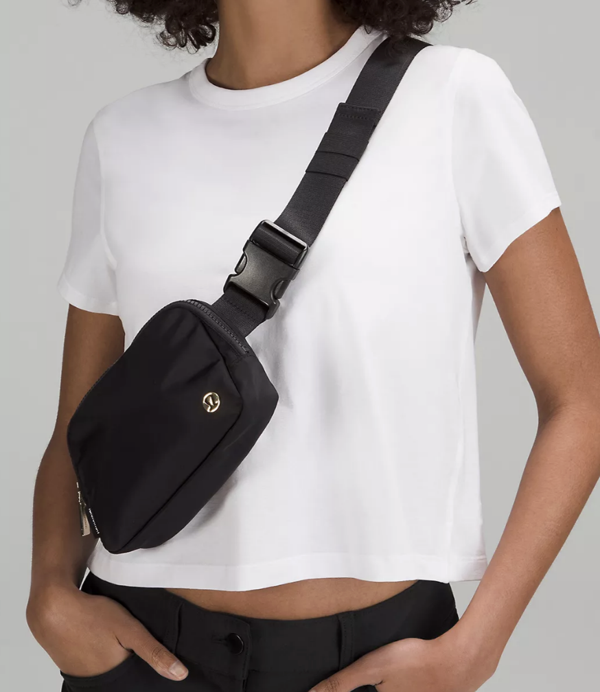 Lululemon fanny pack on someone&#x27;s chest
