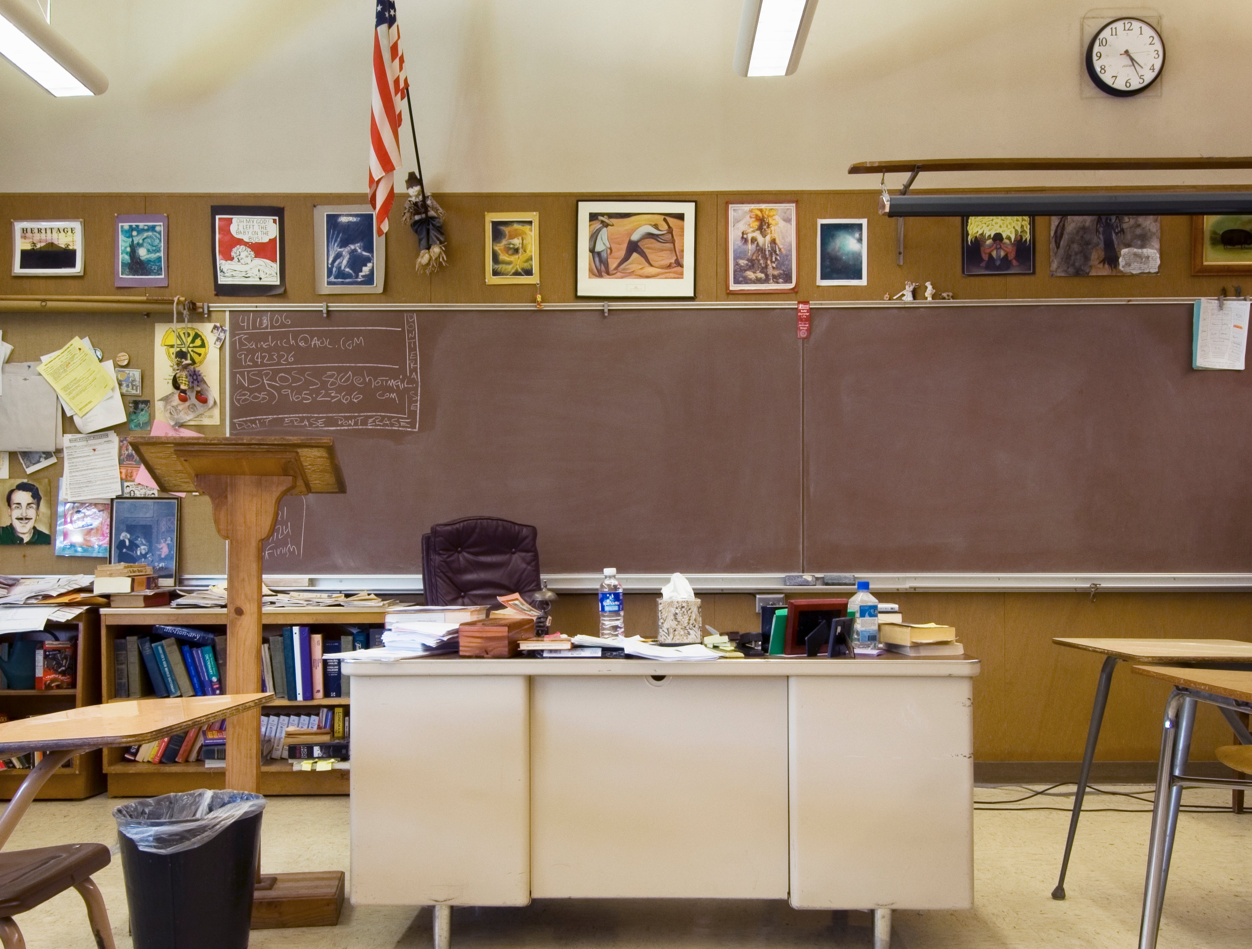 A teacher&#x27;s desk in a classroom
