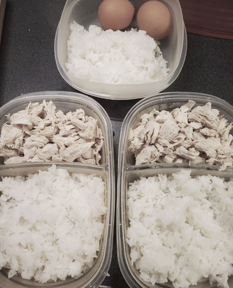 Plane chicken and white rice