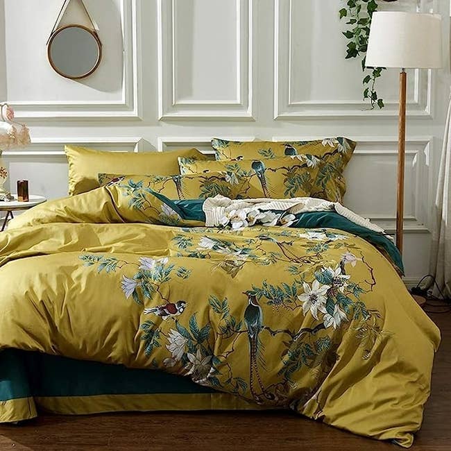 The yellow and green duvet cover set
