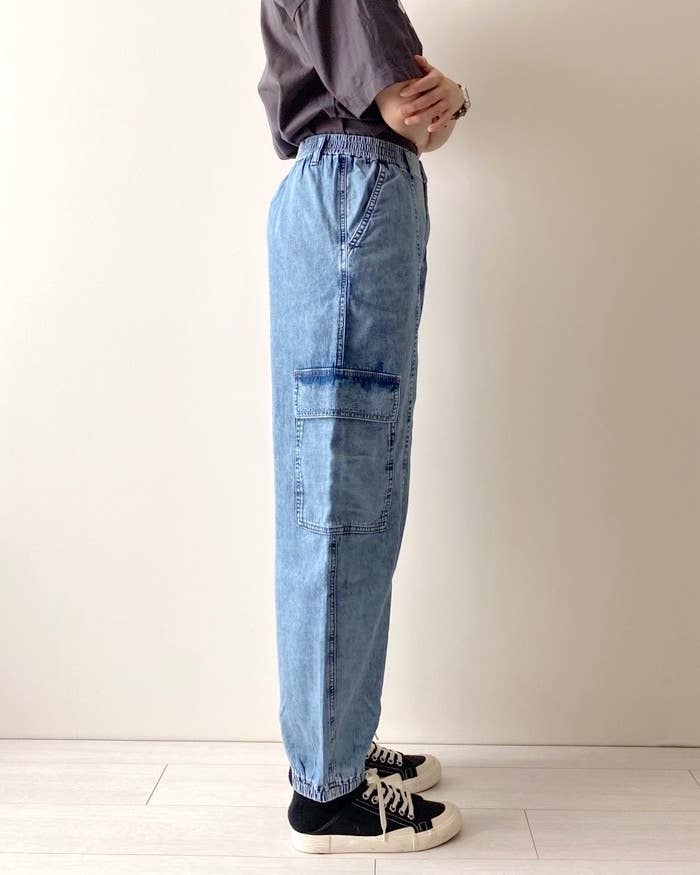 GU（ジーユー）のおすすめファッションアイテム「デニムカーゴジョガーパンツ」