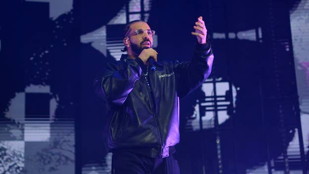 Drake Criticizes Fan Who Threw Vape Onstage: 'No Way' | Complex