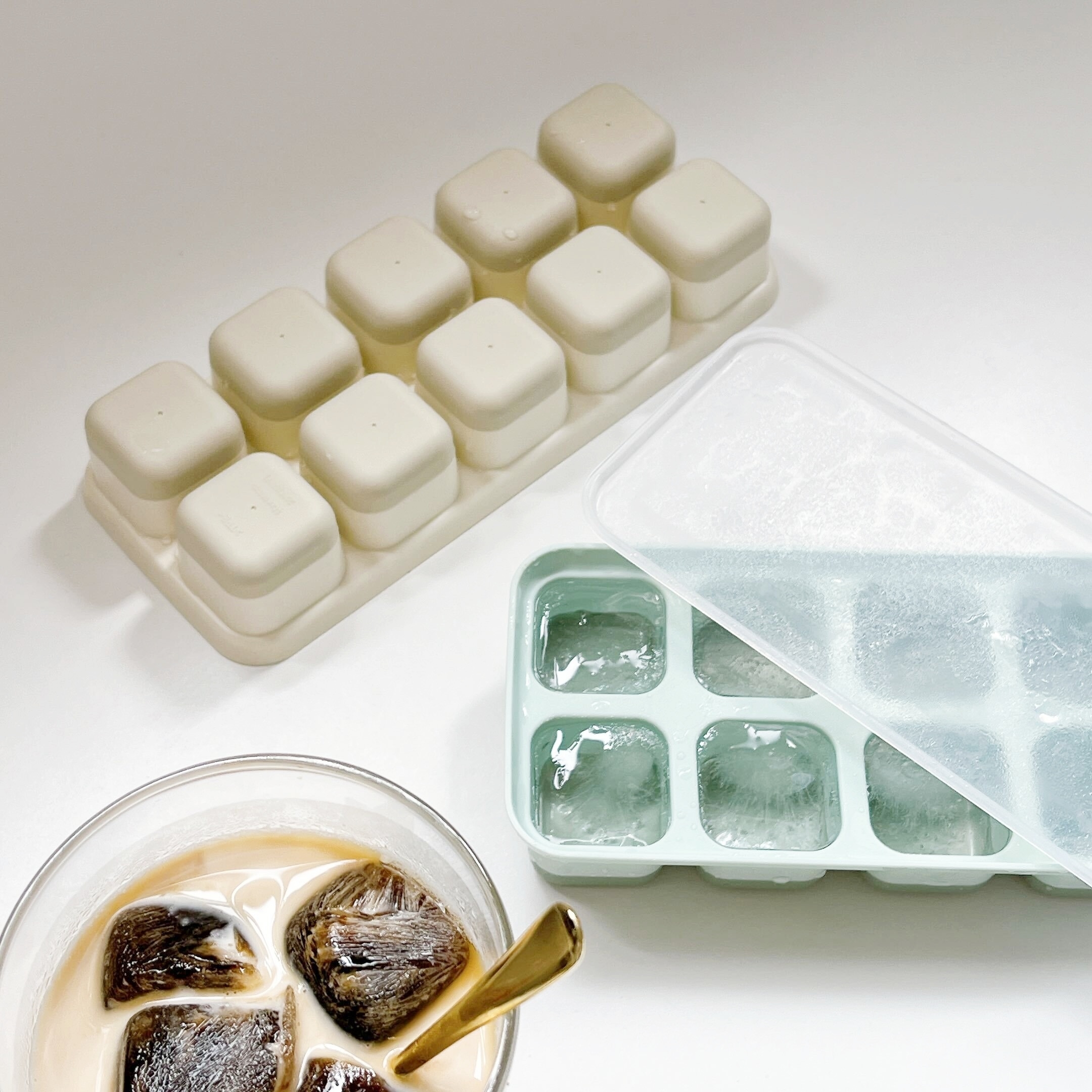 IKEA（イケア）のオススメの便利グッズ「SPJUTROCKA スプユートロッカ／製氷皿」