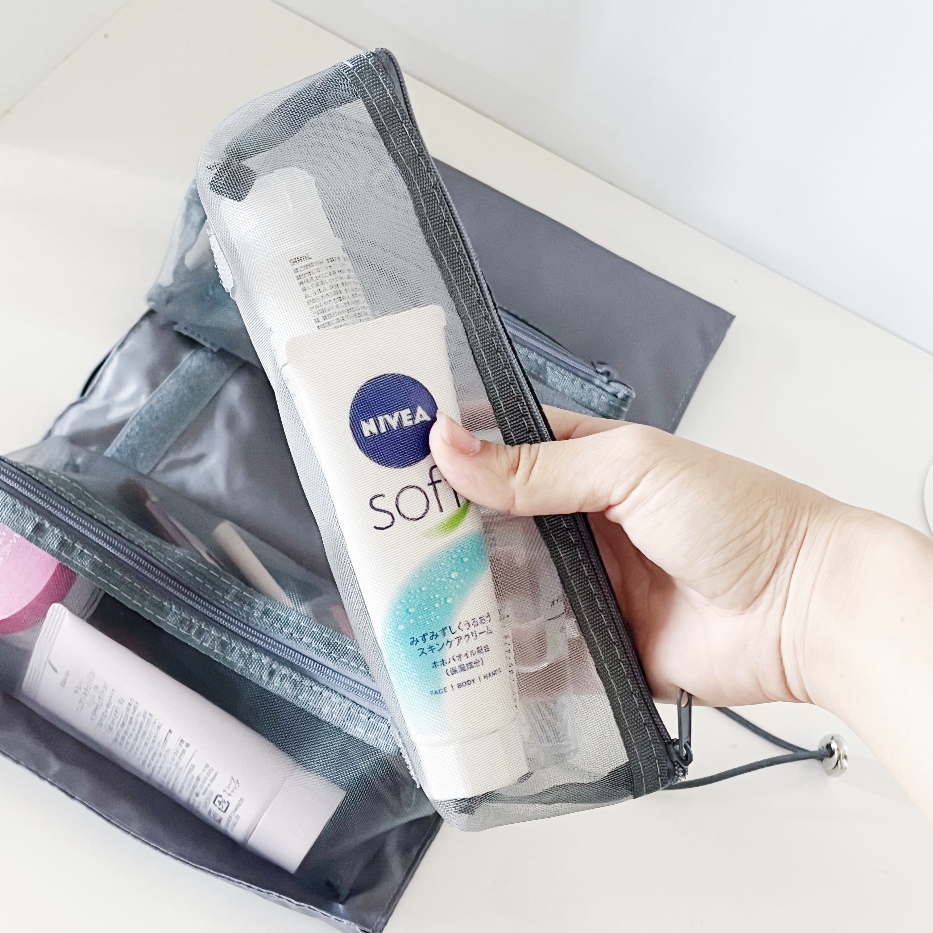 3COINSのおすすめの便利アイテム「【and us】取り外しポーチ」