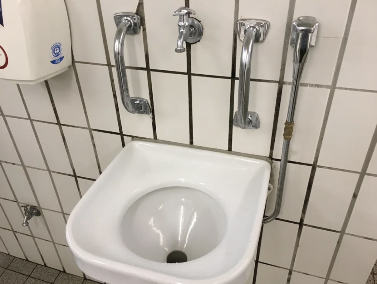 A puke sink