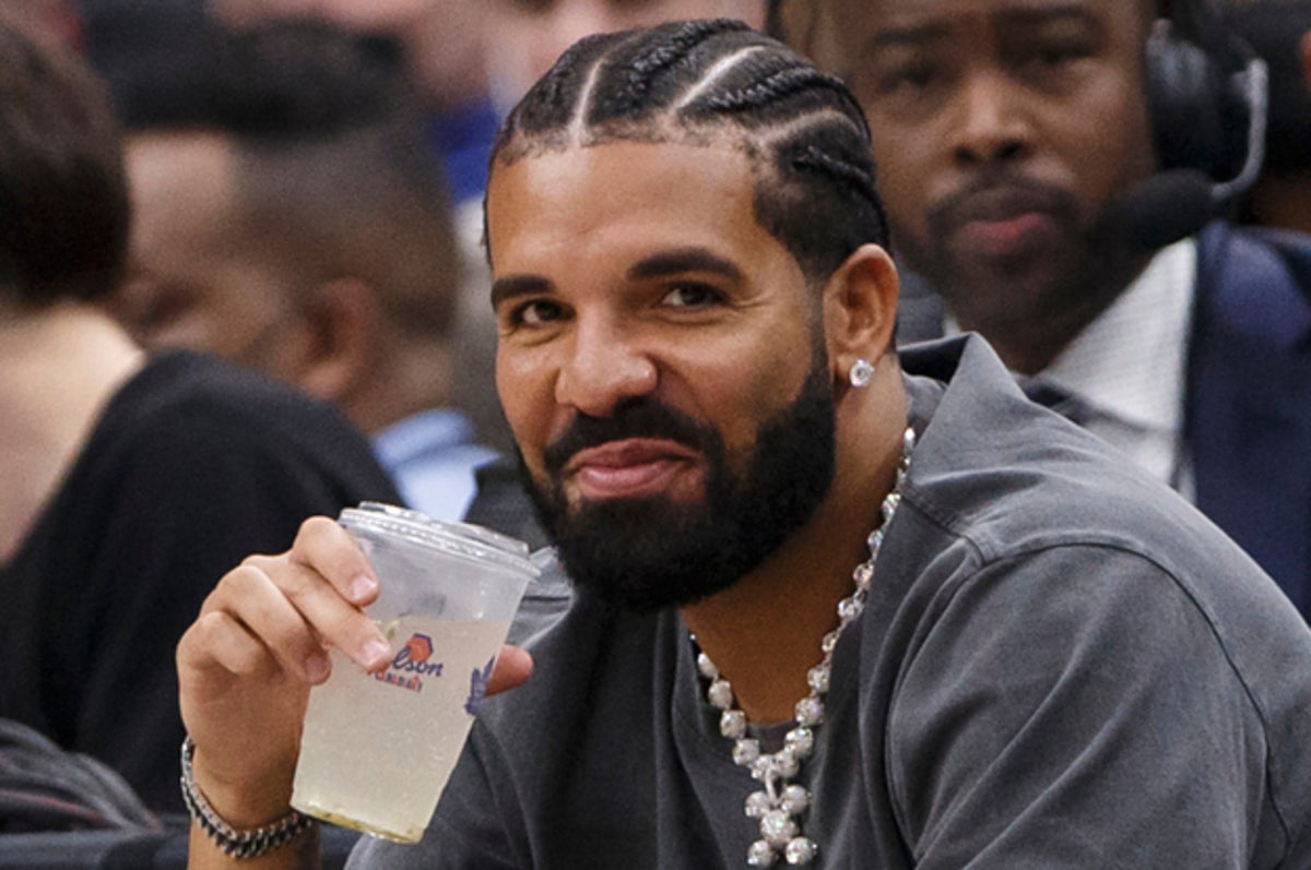 Drake fan who tossed her 36G bra at the rapper during concert is