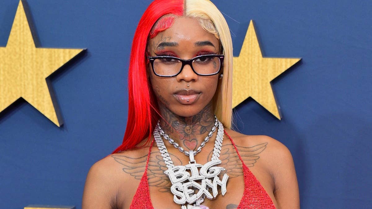 The 25-year-old, who found herself in controversy when NLE Choppa pulled the same stunt on her and Sukihana, turned the tables for her Rolling Loud performance.