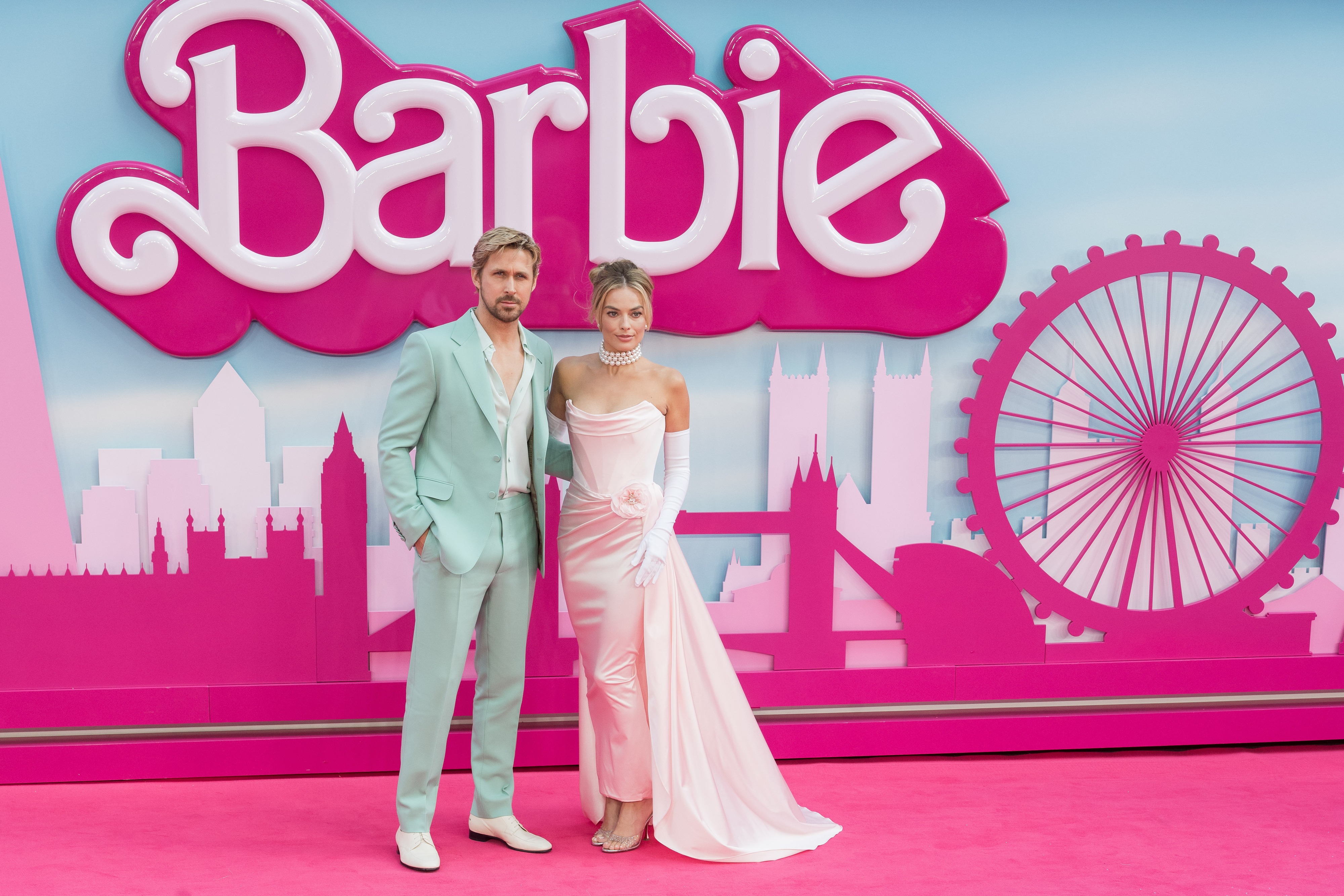 margot robbie and ryan gosling dressed up for the barbie premiere