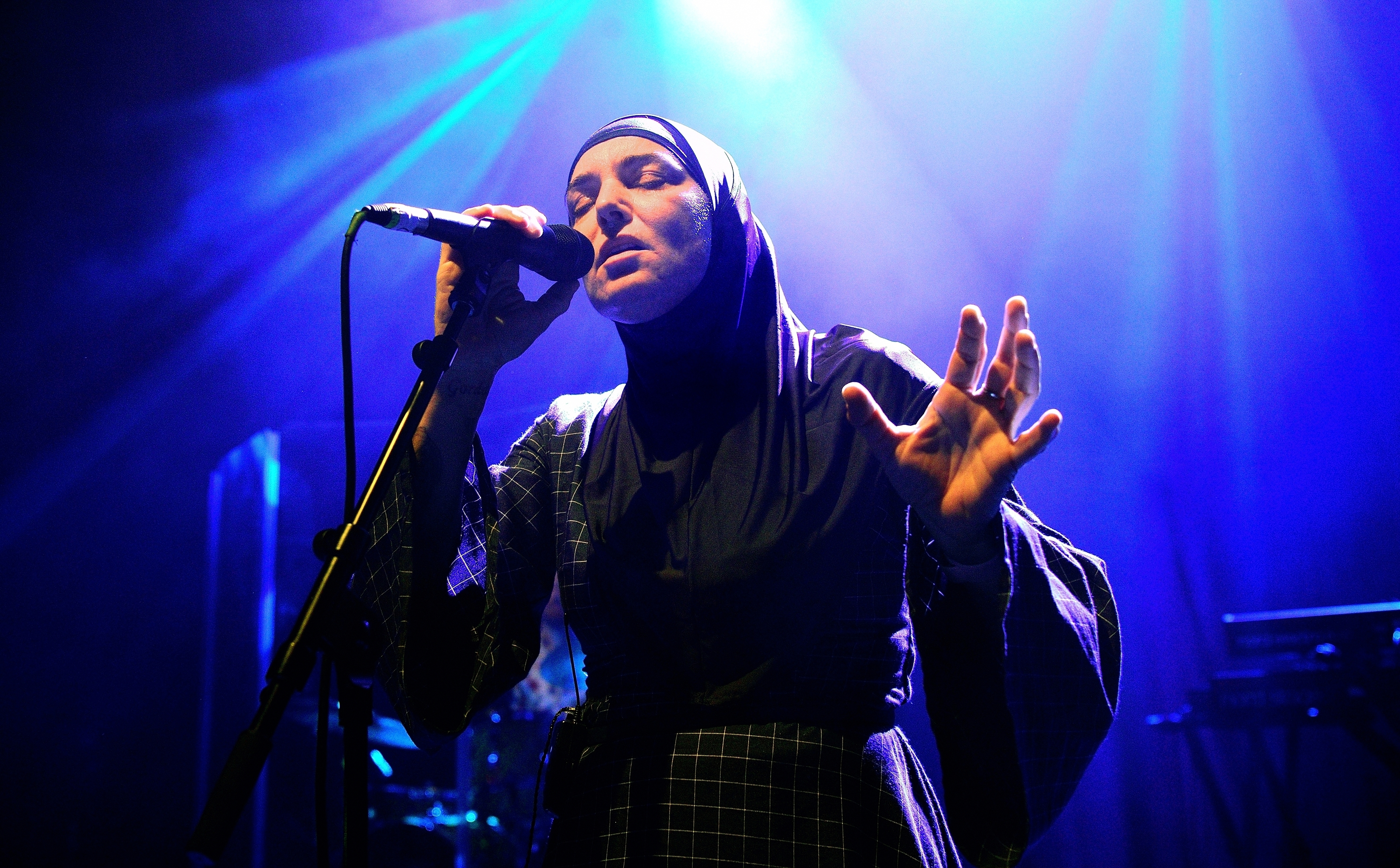 Sinéad O&#x27;Connor onstage