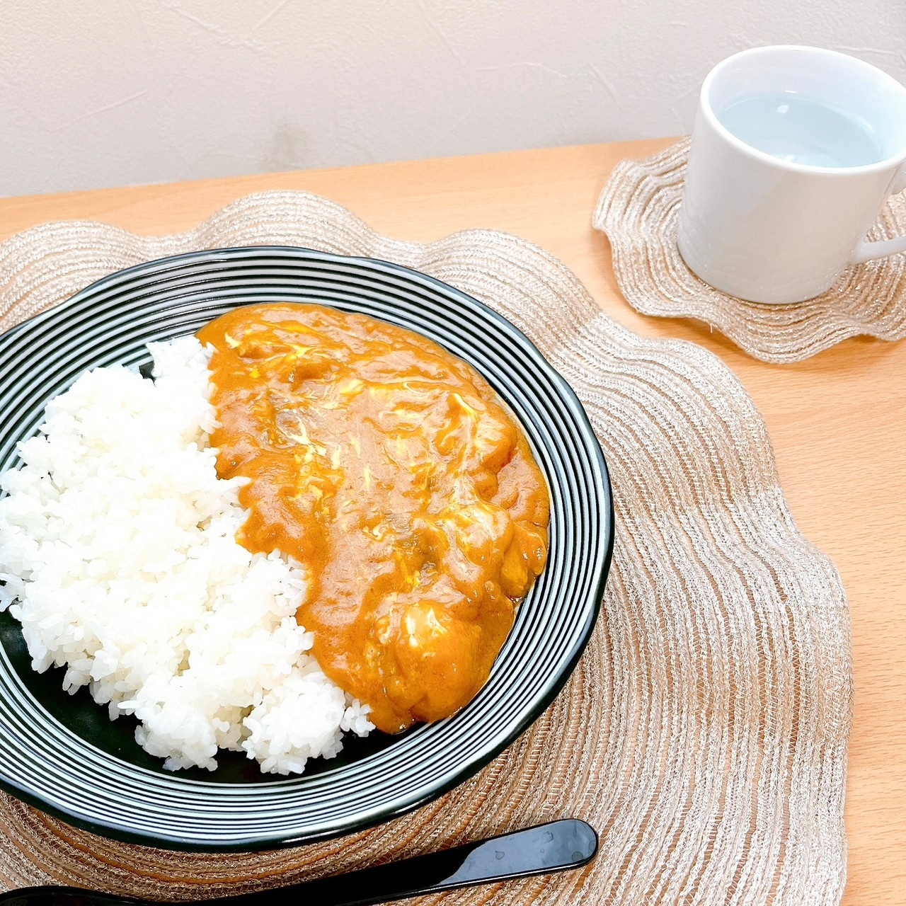 DAISO(ダイソー)のオススメのコースター「フリルコースター」