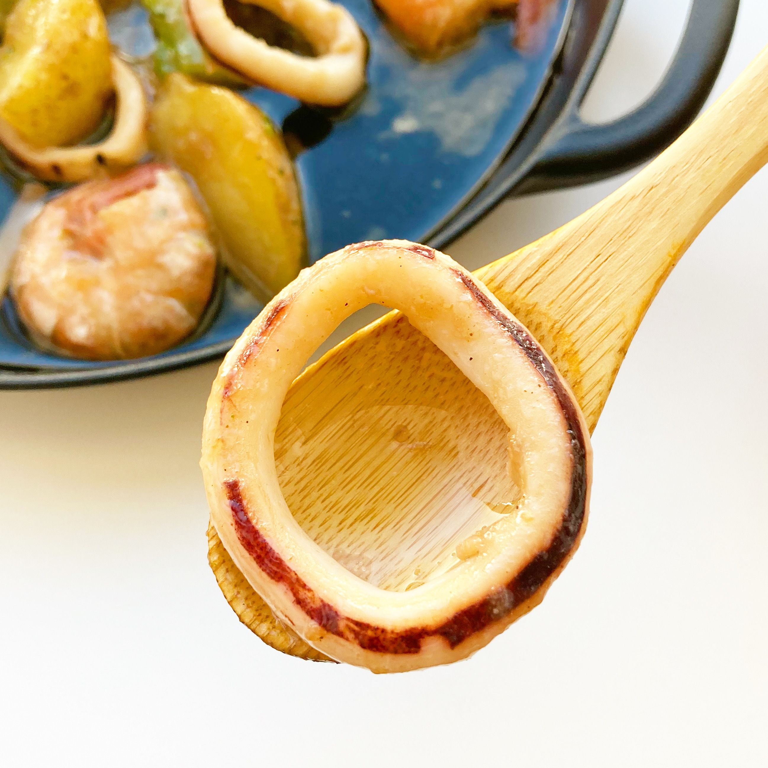 無印良品の本格おつまみ「フライパンでつくるミールキット 海老といかのアヒージョ」