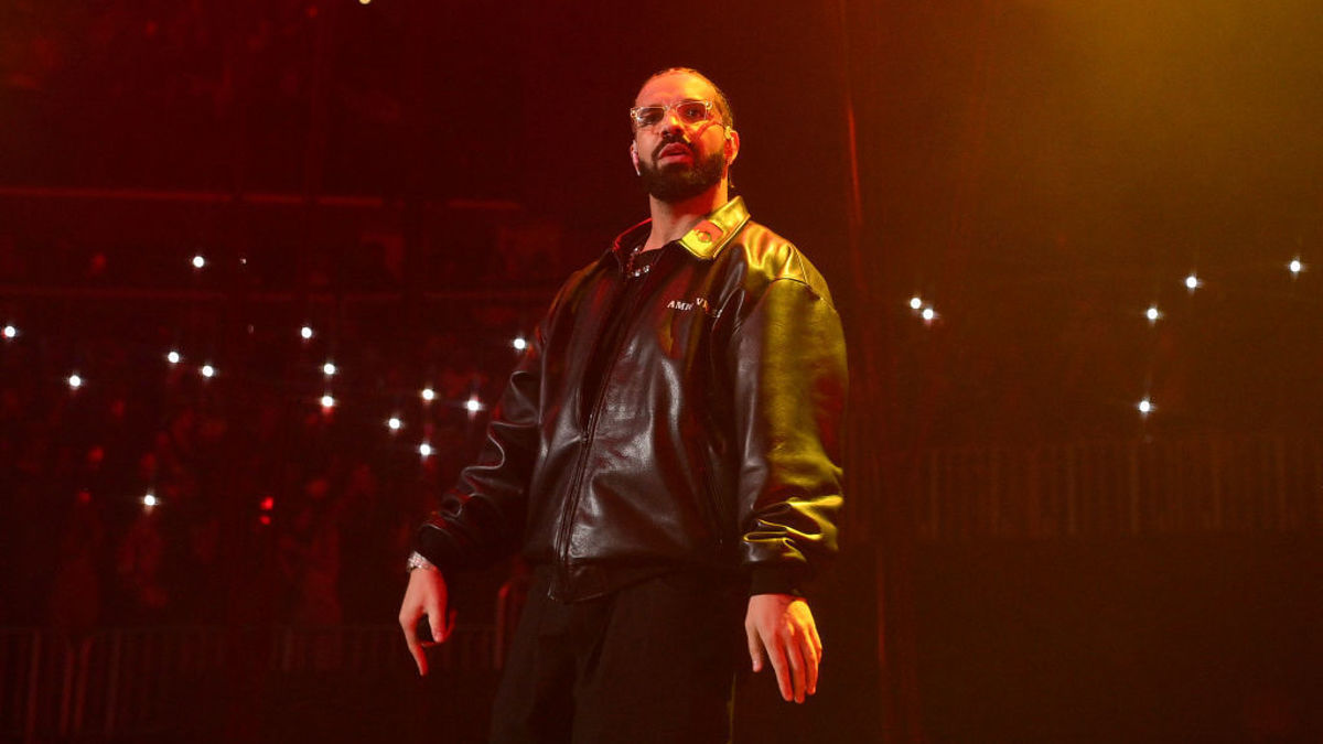 Drake Asks Person Who Threw Purse at Him During Show If They 'Have a Life