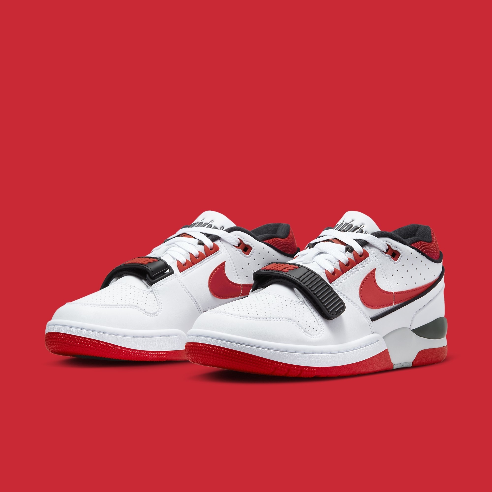 Red nikes hot sale with strap