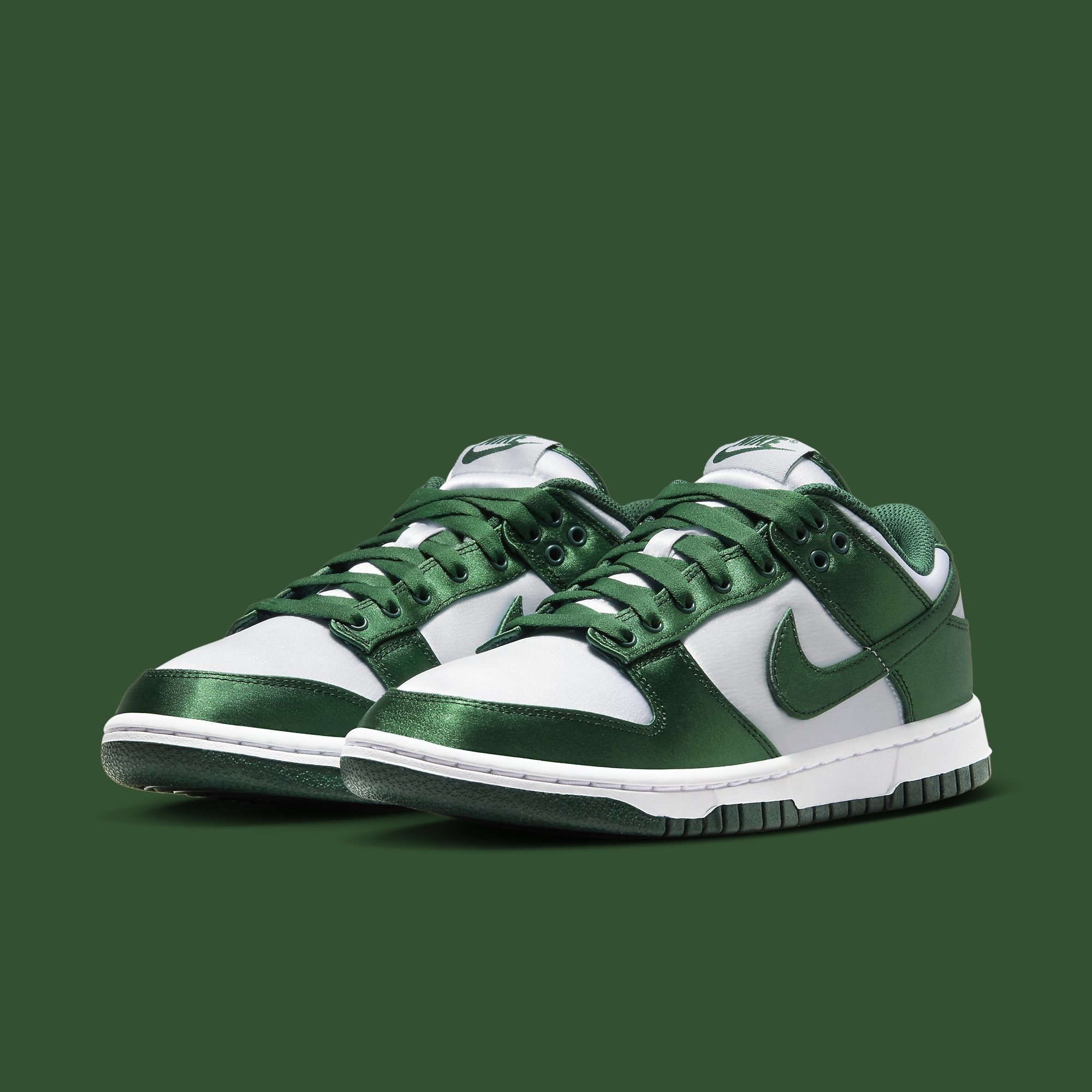 Nike SB Dunk Low “Green Apple” – YankeeKicks Online