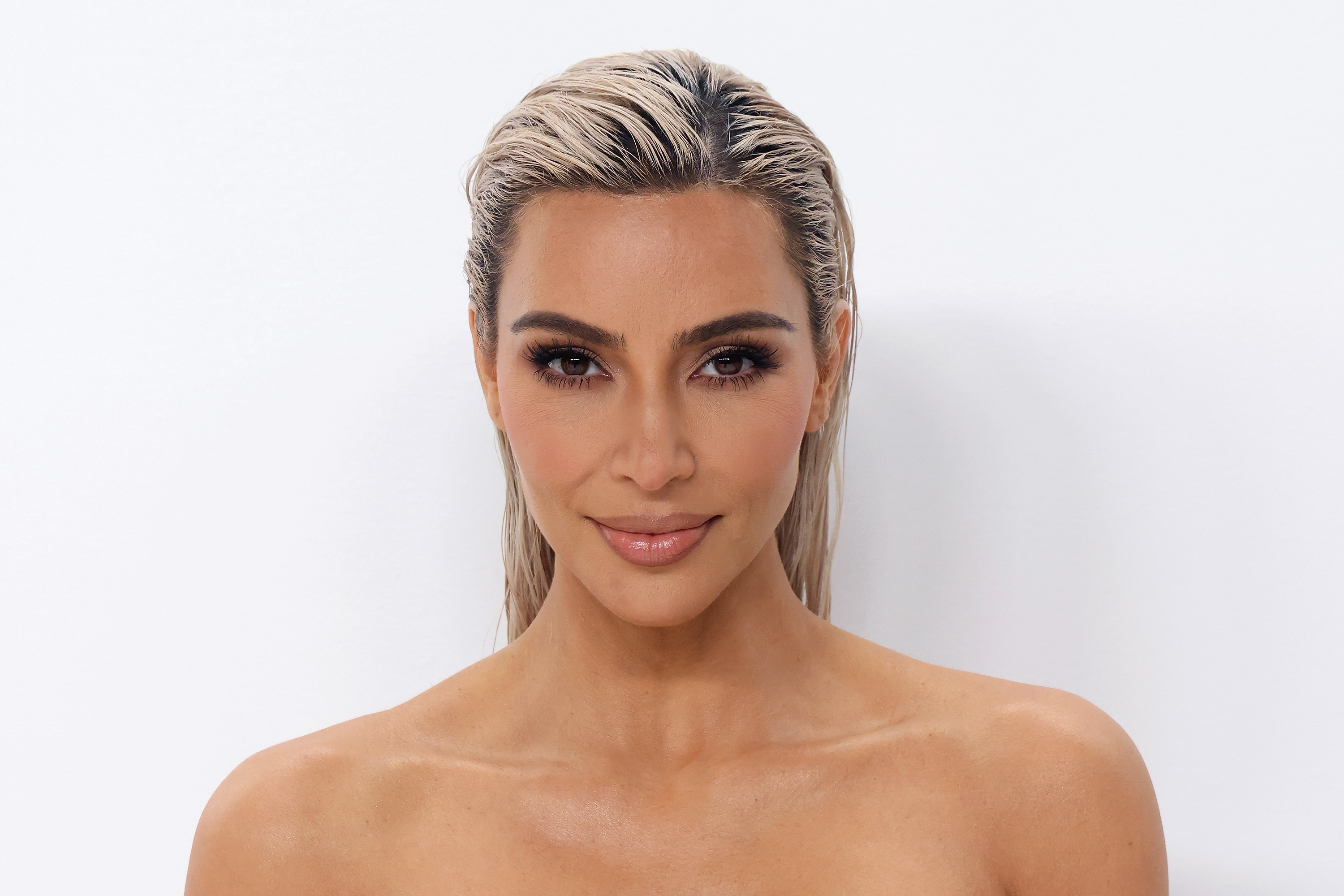 Kim Kardashian cuts her hair even shorter | WHO Magazine