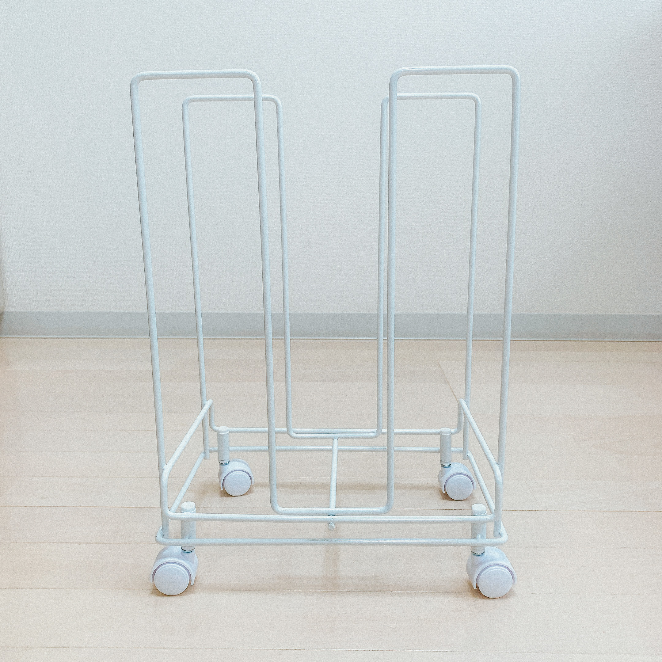 ニトリのおすすめの便利アイテム「段ボールストッカー（そのまま結束できるキャスター付 WH）」