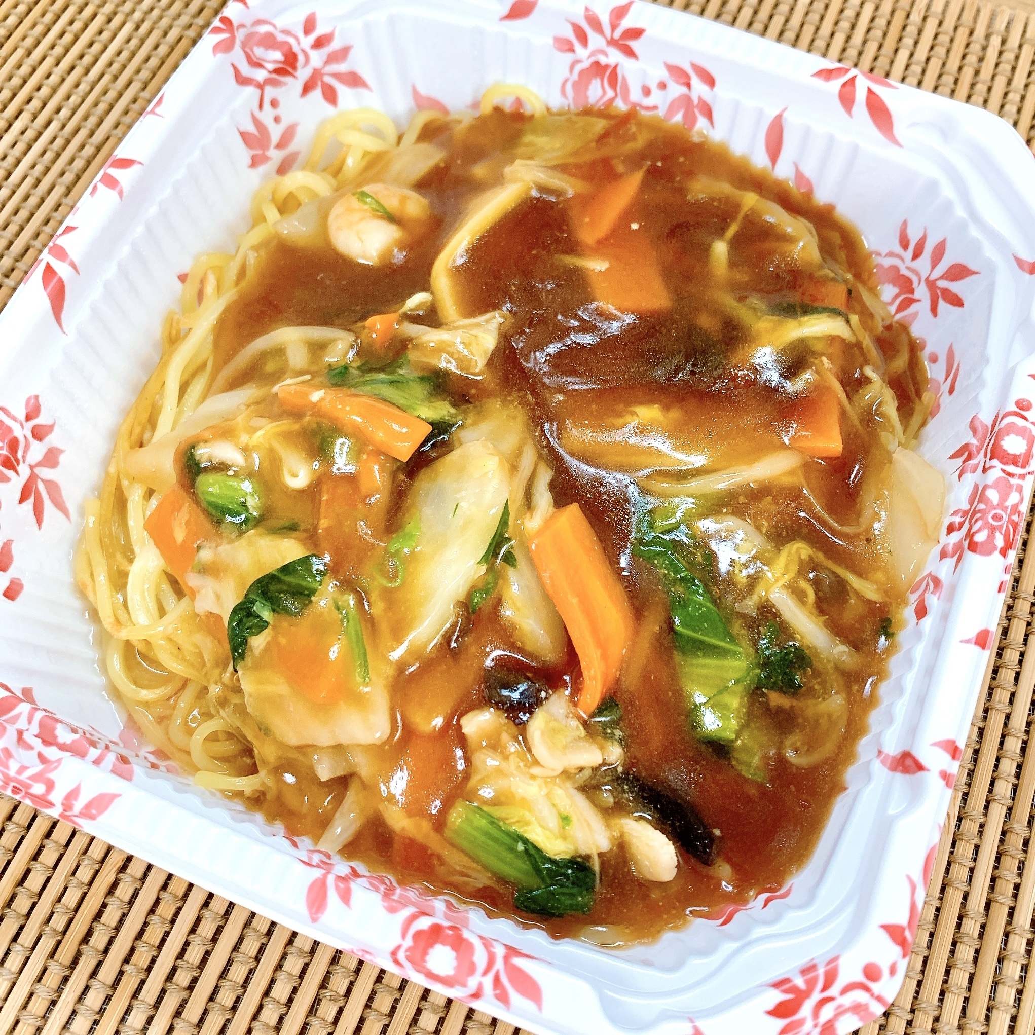 FamilyMart(ファミリーマート)のおすすめの冷凍食品「鉄板焼き麺が香ばしい五目あんかけ焼そば」